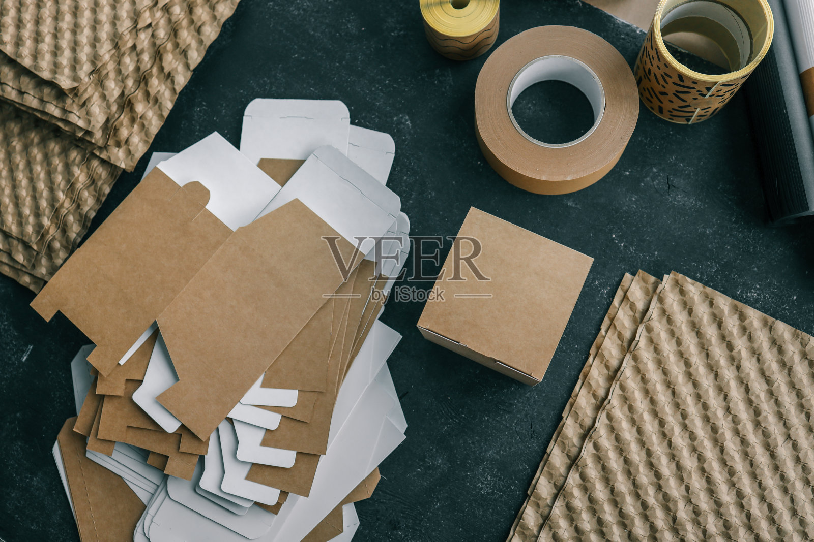 产品包装，工艺盒，胶带和贴纸照片摄影图片