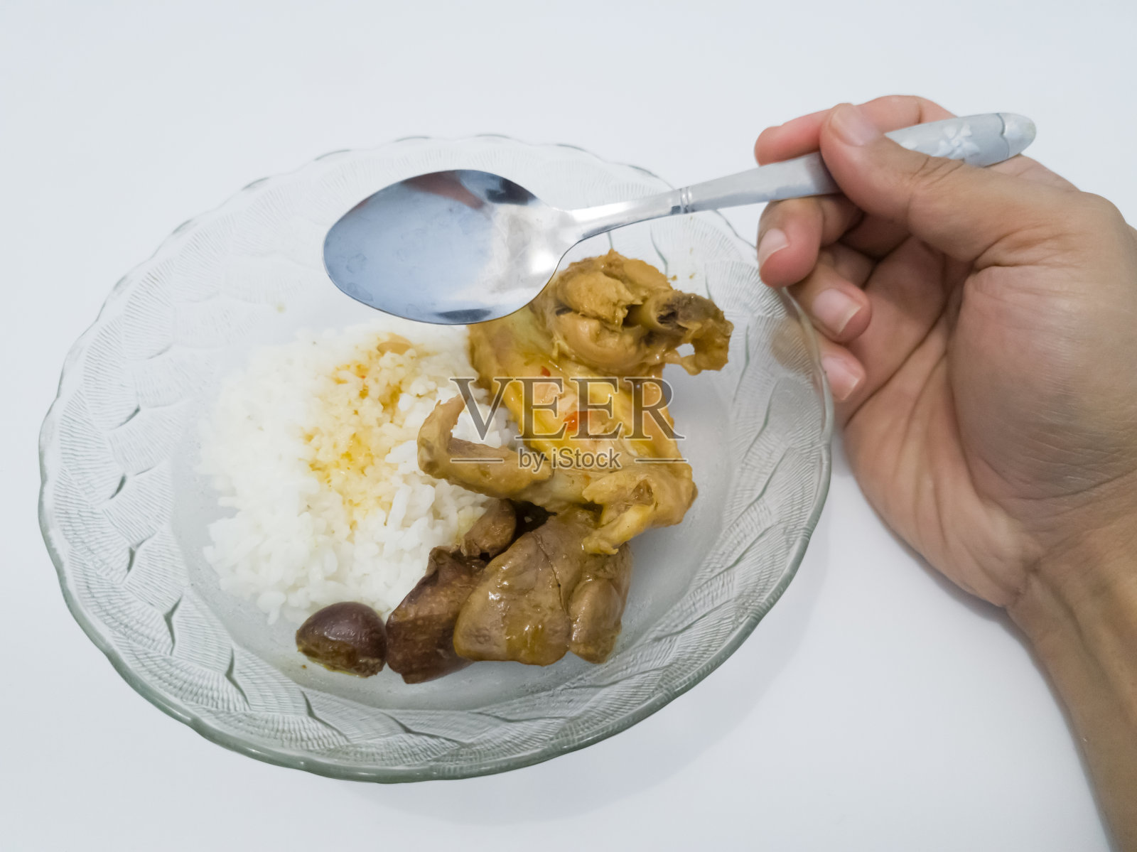 玻璃碗里的鸡肉饭照片摄影图片