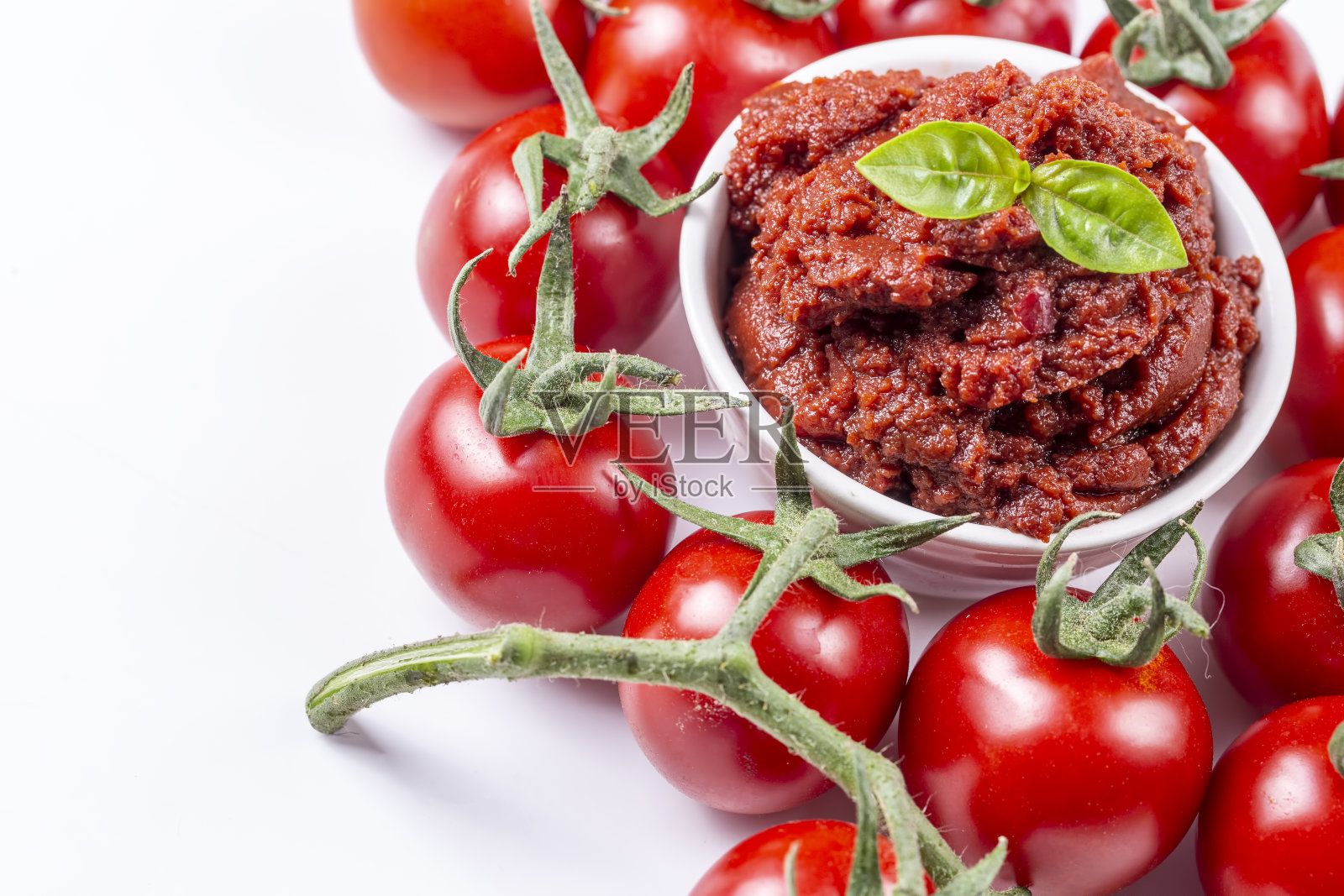 新鲜番茄和番茄酱照片摄影图片