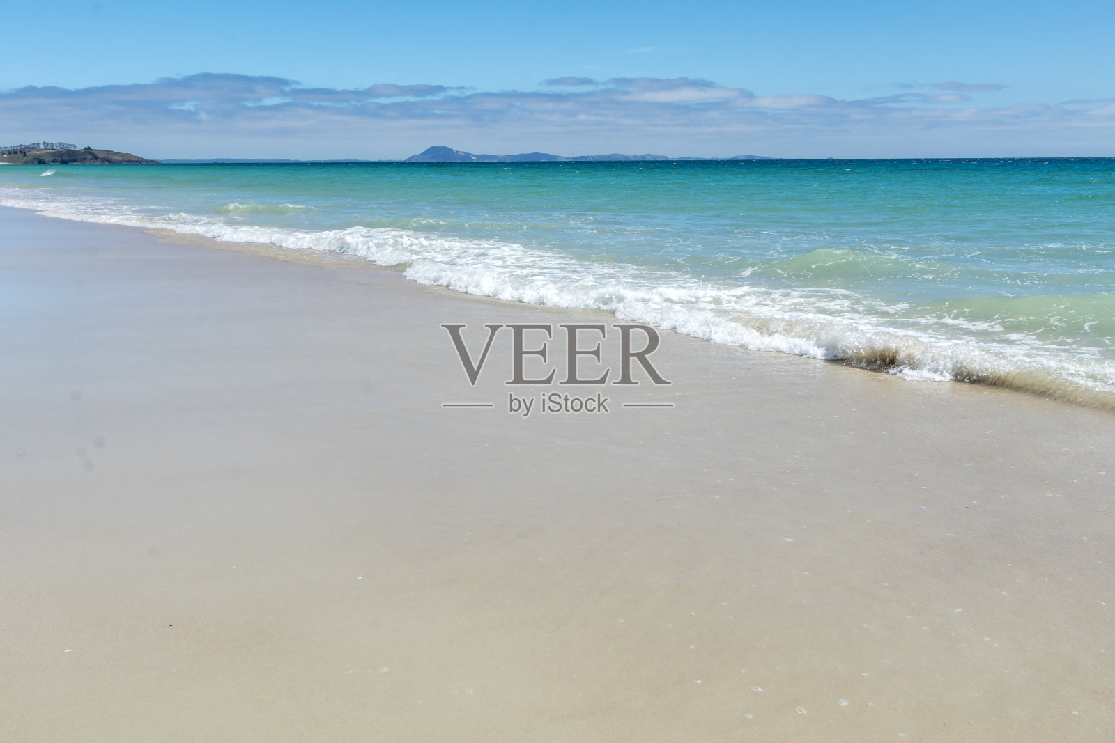 Puheke海滩景观与清澈的海水和白色的沙滩海岸卡里卡里半岛，北国，新西兰照片摄影图片