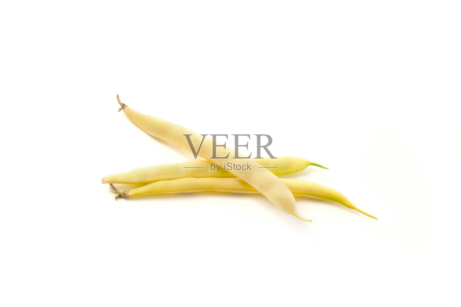 几个豆荚的扁豆堆孤立在白色背景上。照片摄影图片