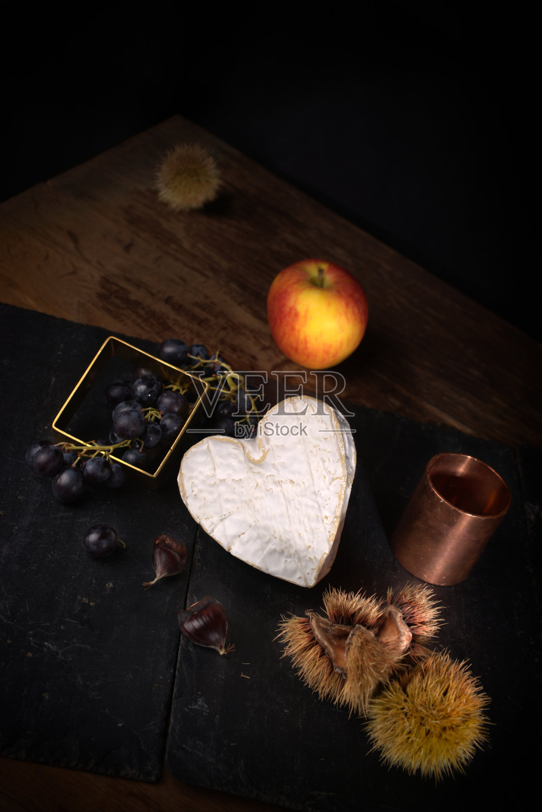 纳沙泰尔诺曼奶酪静物画照片摄影图片