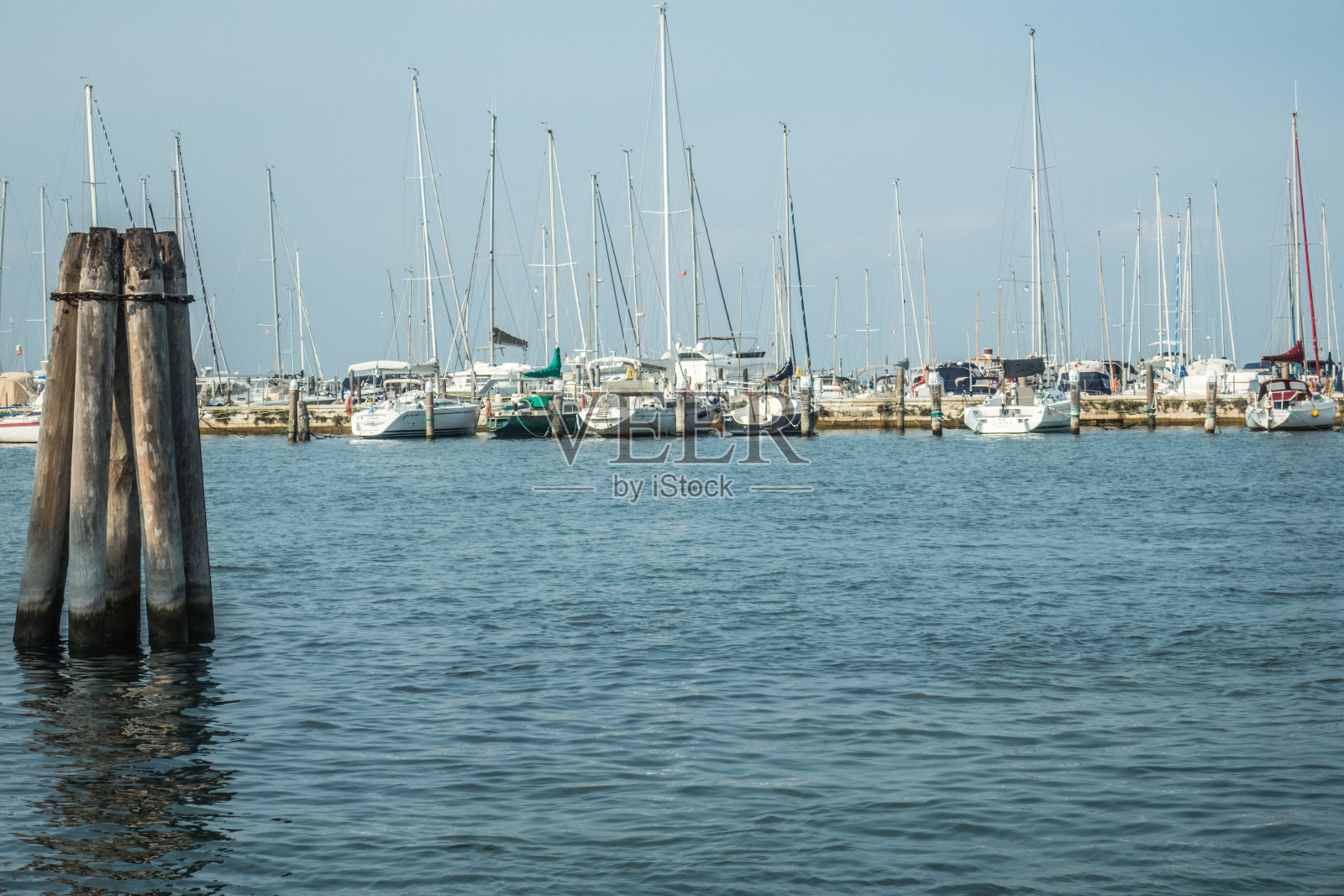 意大利北部威尼托威尼斯市的海滨城市基奥贾港的美丽景色照片摄影图片