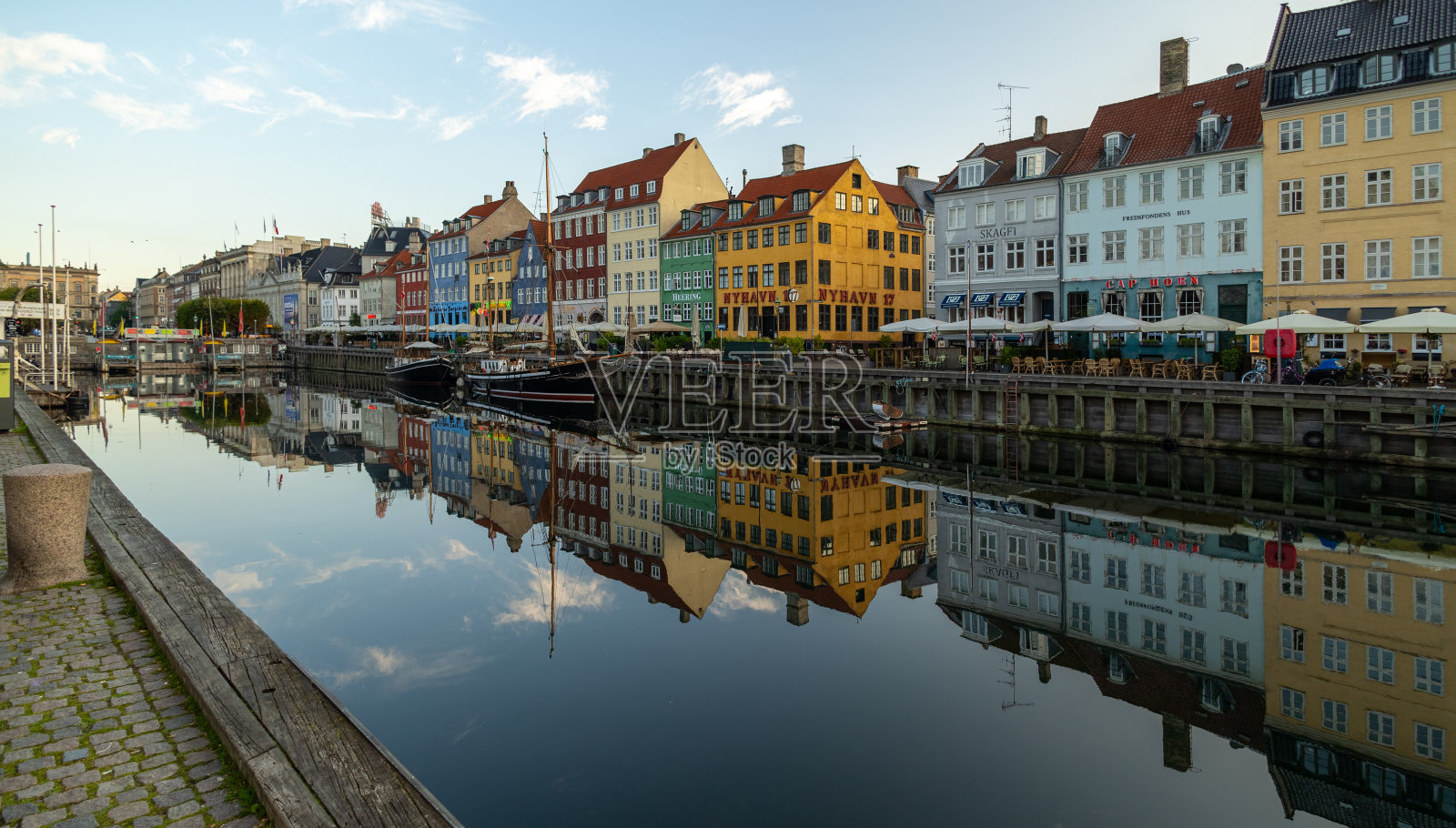 尼哈芬五颜六色的房子照片摄影图片