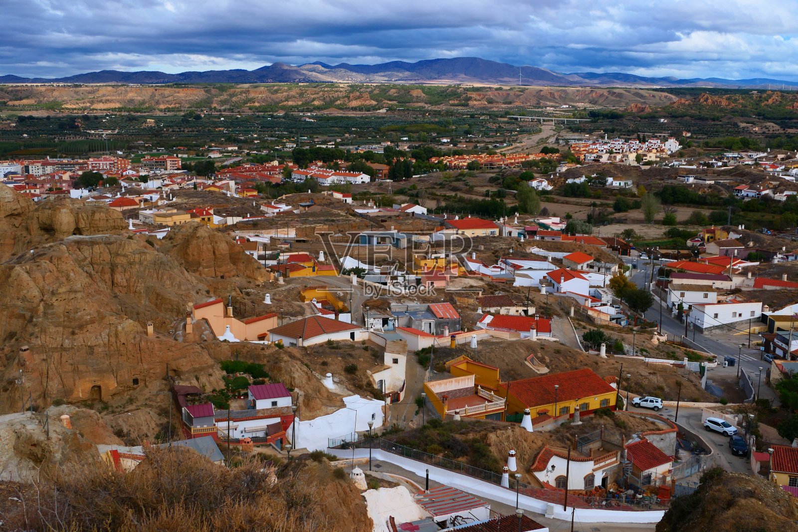 安达卢西亚瓜迪克斯的一处穴居人居住区照片摄影图片