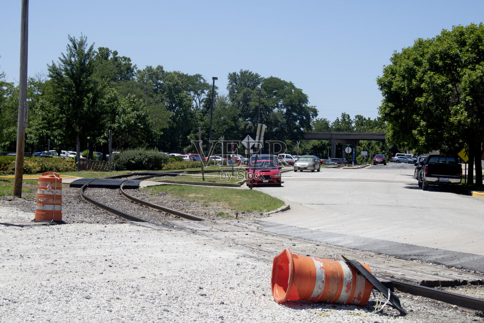 铁路道口的路标照片摄影图片