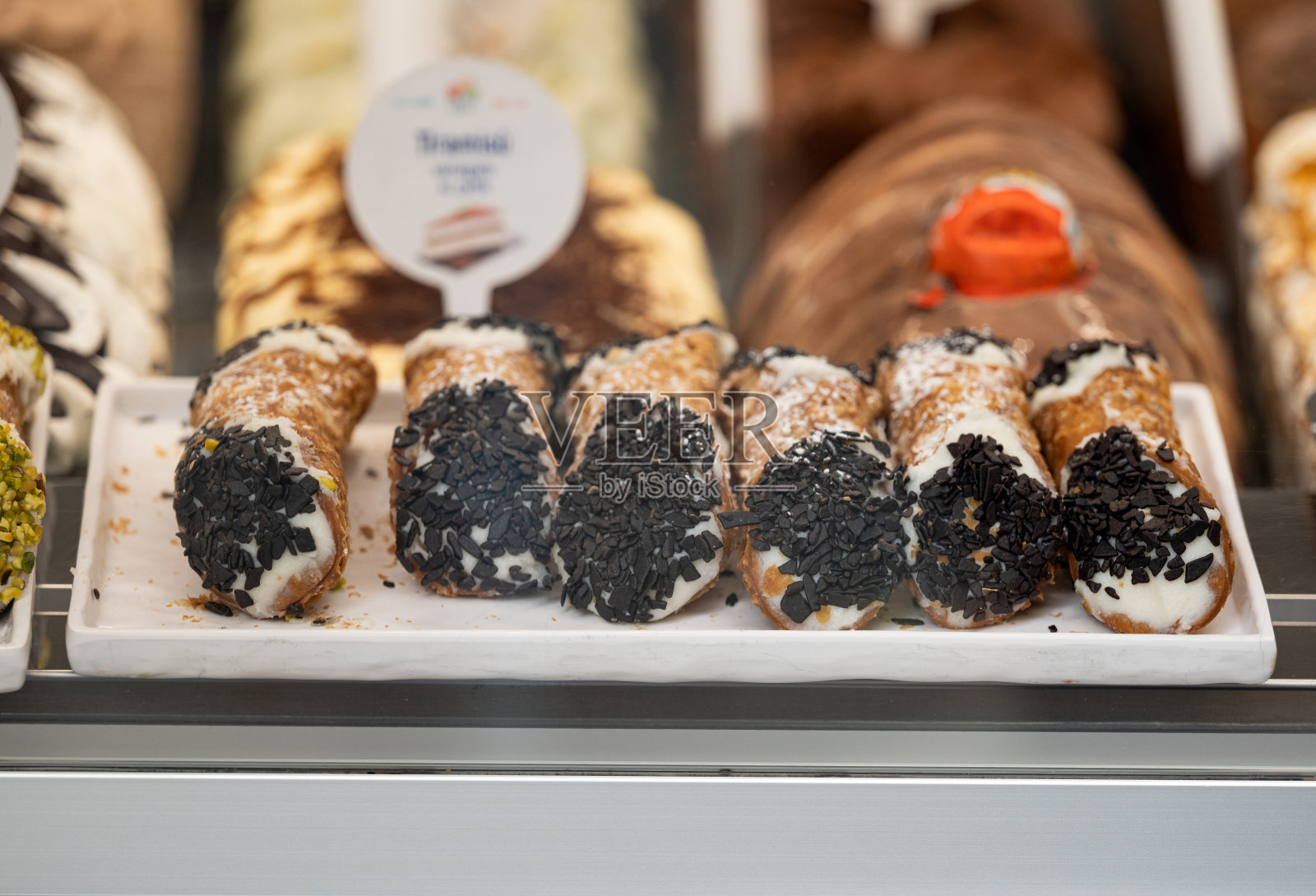 咖啡馆里的意大利糕点照片摄影图片