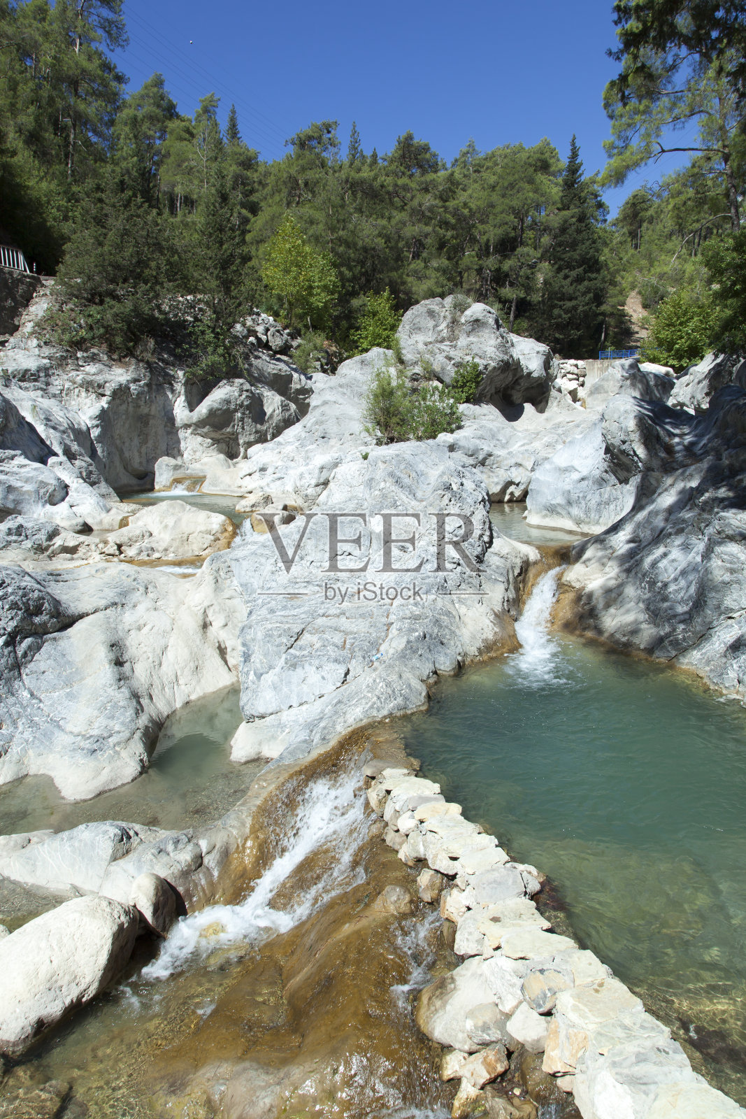 Keme Bogazi小瀑布和岩石照片摄影图片