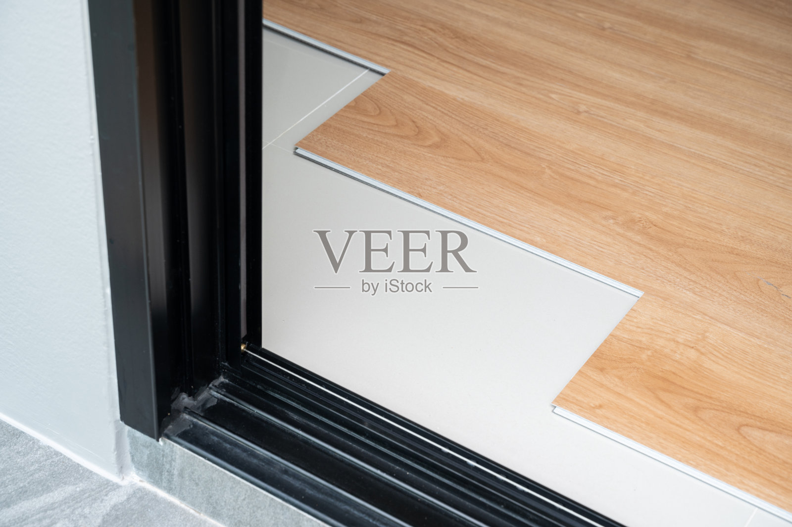 未完成的复合地板照片摄影图片