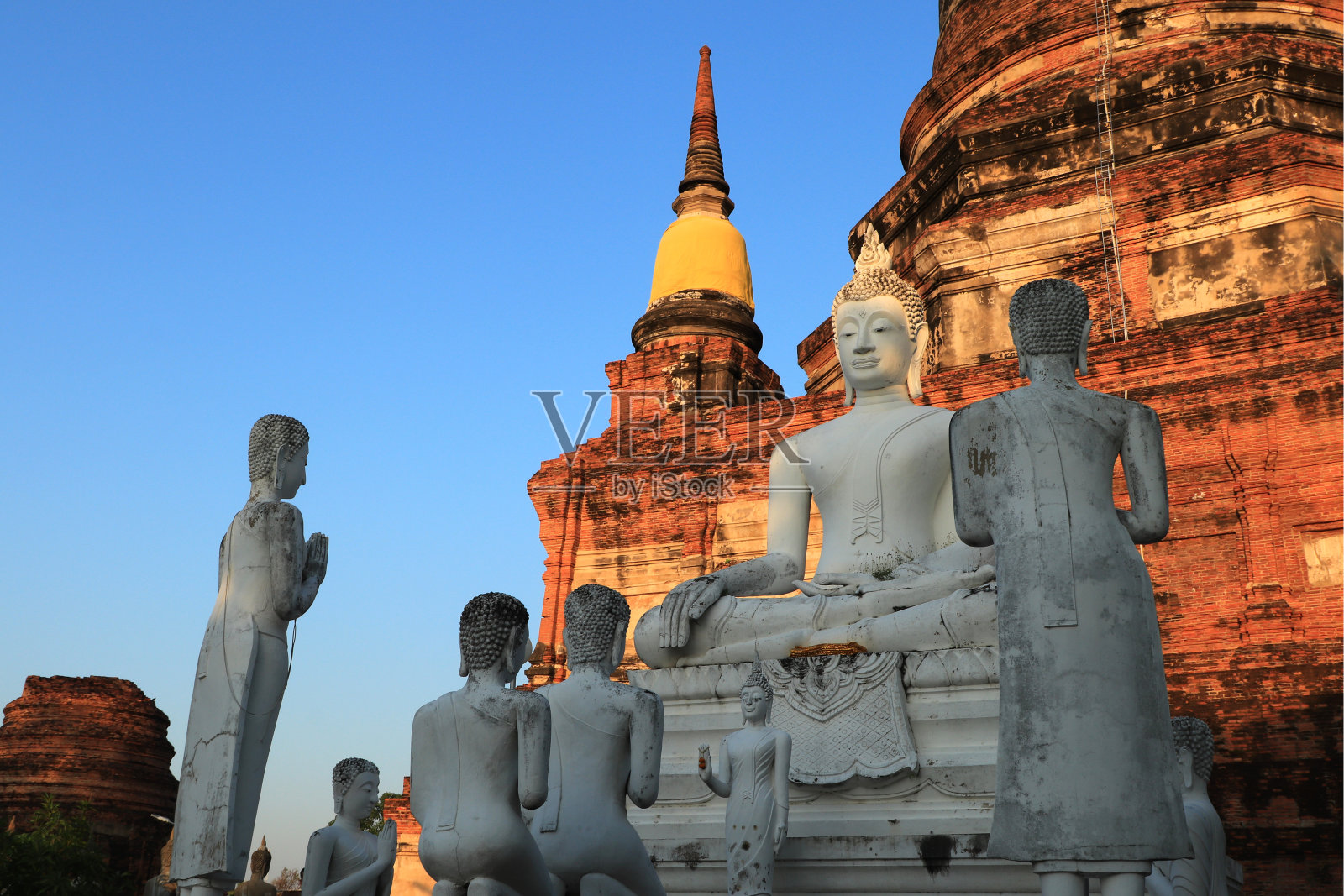 在泰国大城府的Yai Chaimongkol佛像。泰国的世界遗产。照片摄影图片