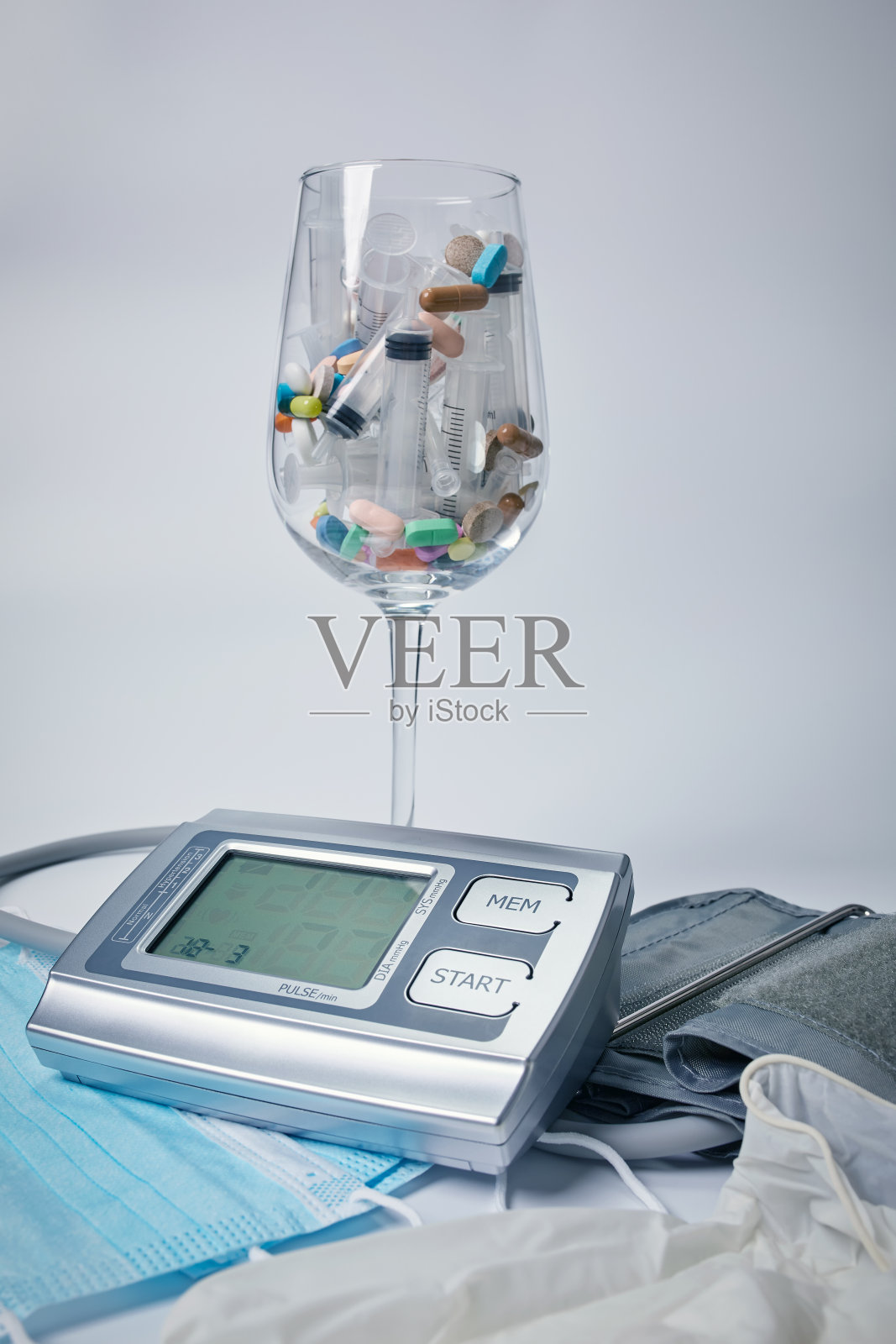 家用电子体温计与医疗用品照片摄影图片