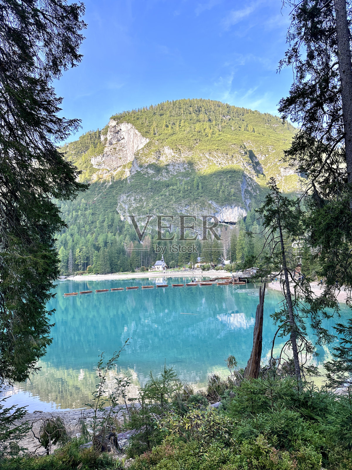 在布雷斯湖。照片摄影图片