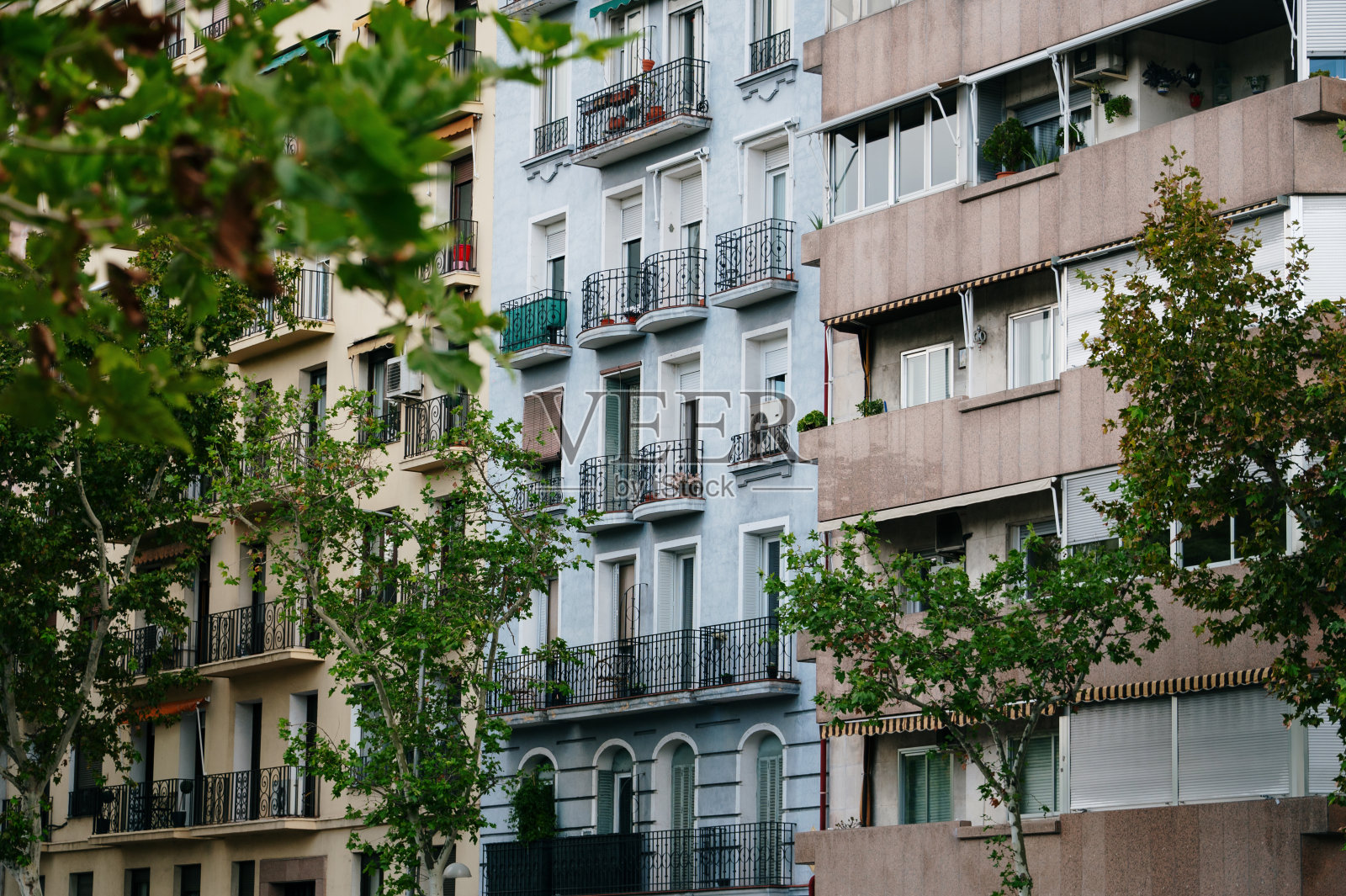 马德里的公寓楼照片摄影图片