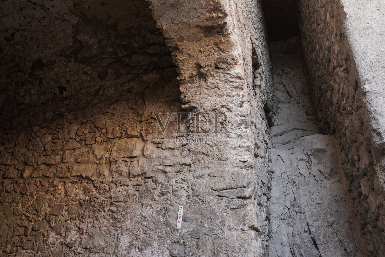 遇到石头门楣照片摄影图片