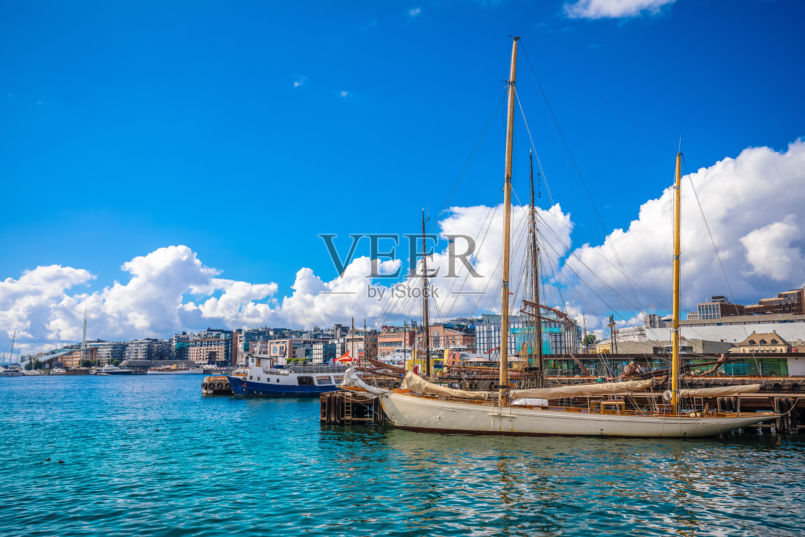 风景优美的奥斯陆港口在阿克布里奇的看法照片摄影图片