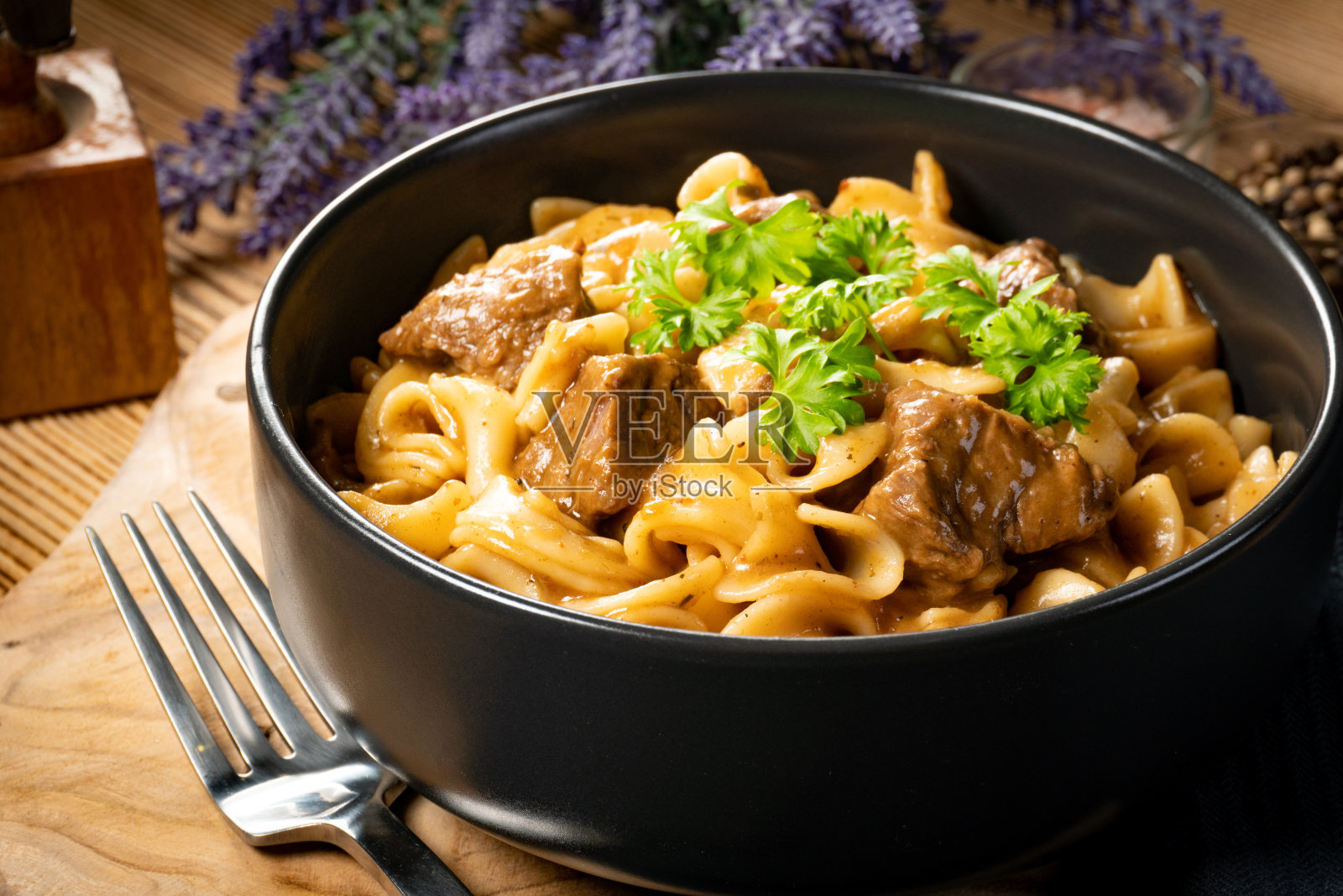 牛肉酱意大利面。照片摄影图片