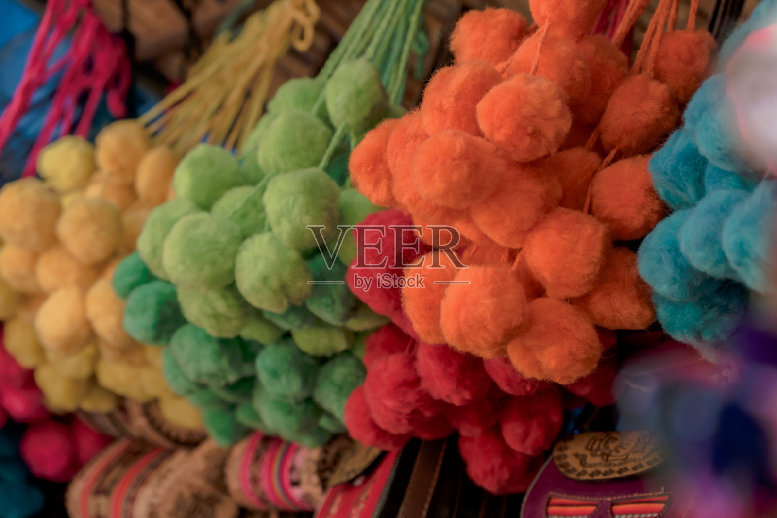 五彩缤纷的南美饰品照片摄影图片