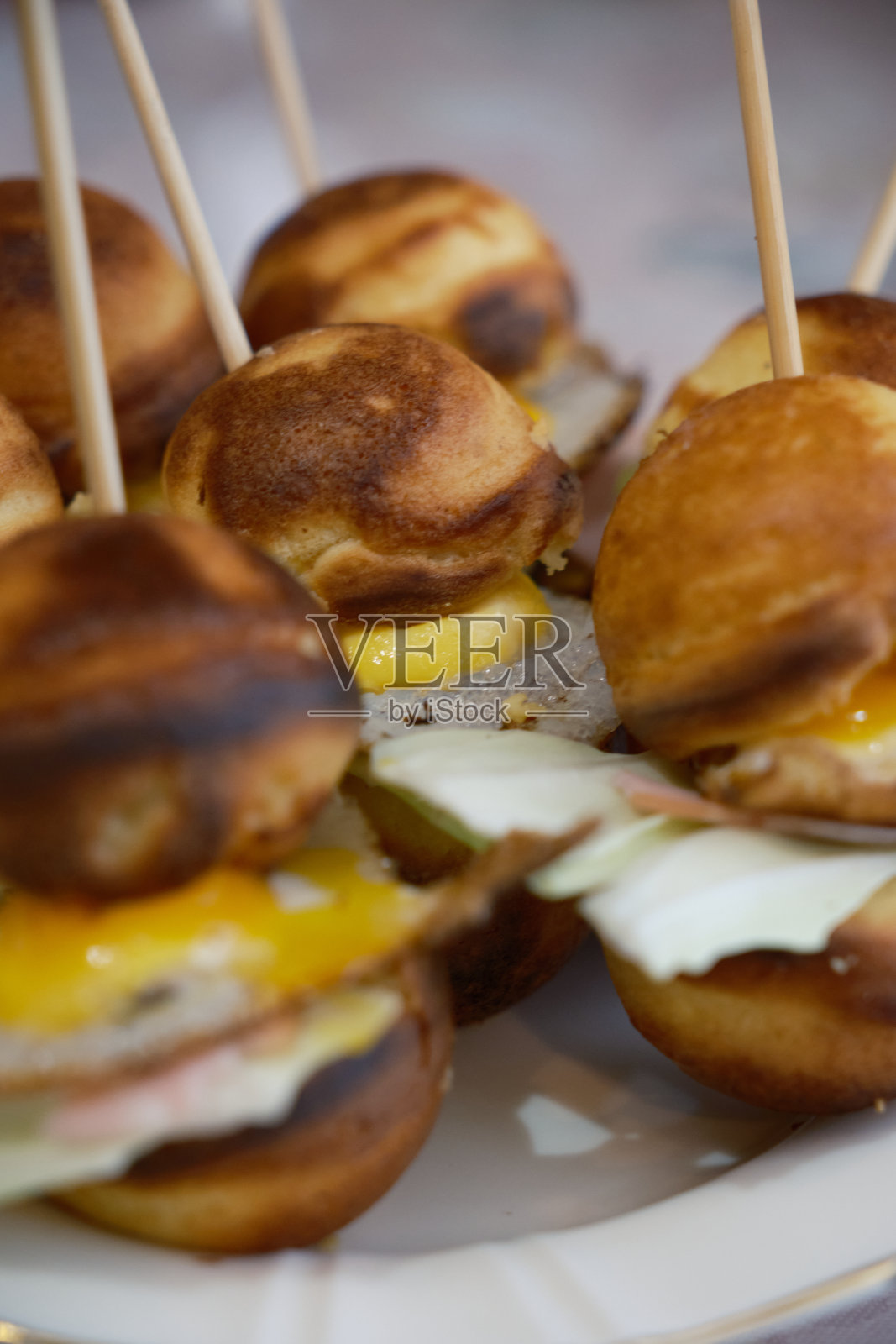 简单又美味的迷你汉堡照片摄影图片