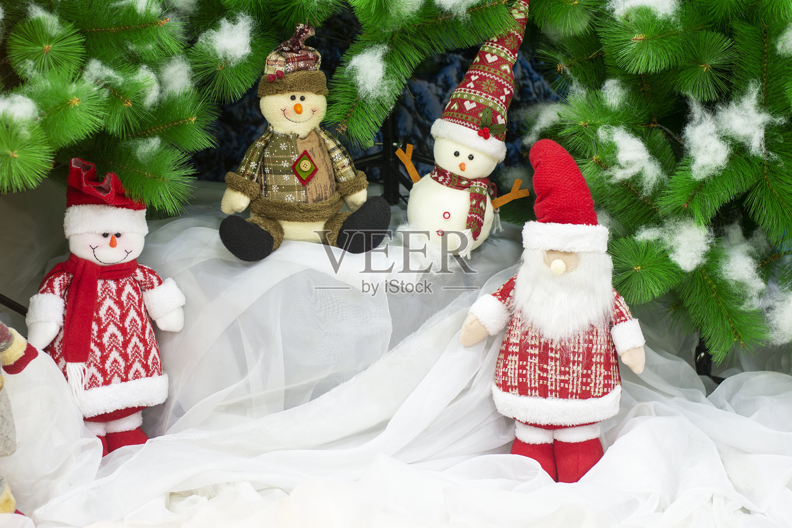 圣诞装饰用球和树照片摄影图片