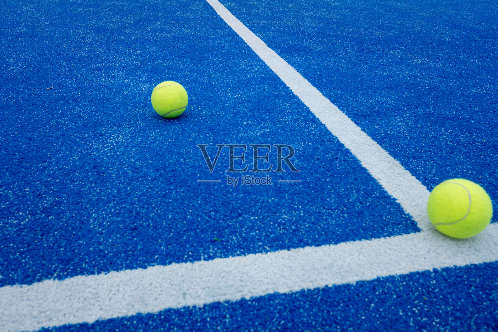 选择性聚焦两种球拍网球、球拍运动照片摄影图片