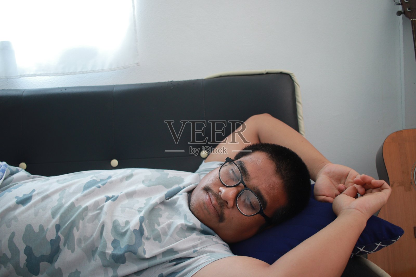 懒惰的人照片摄影图片