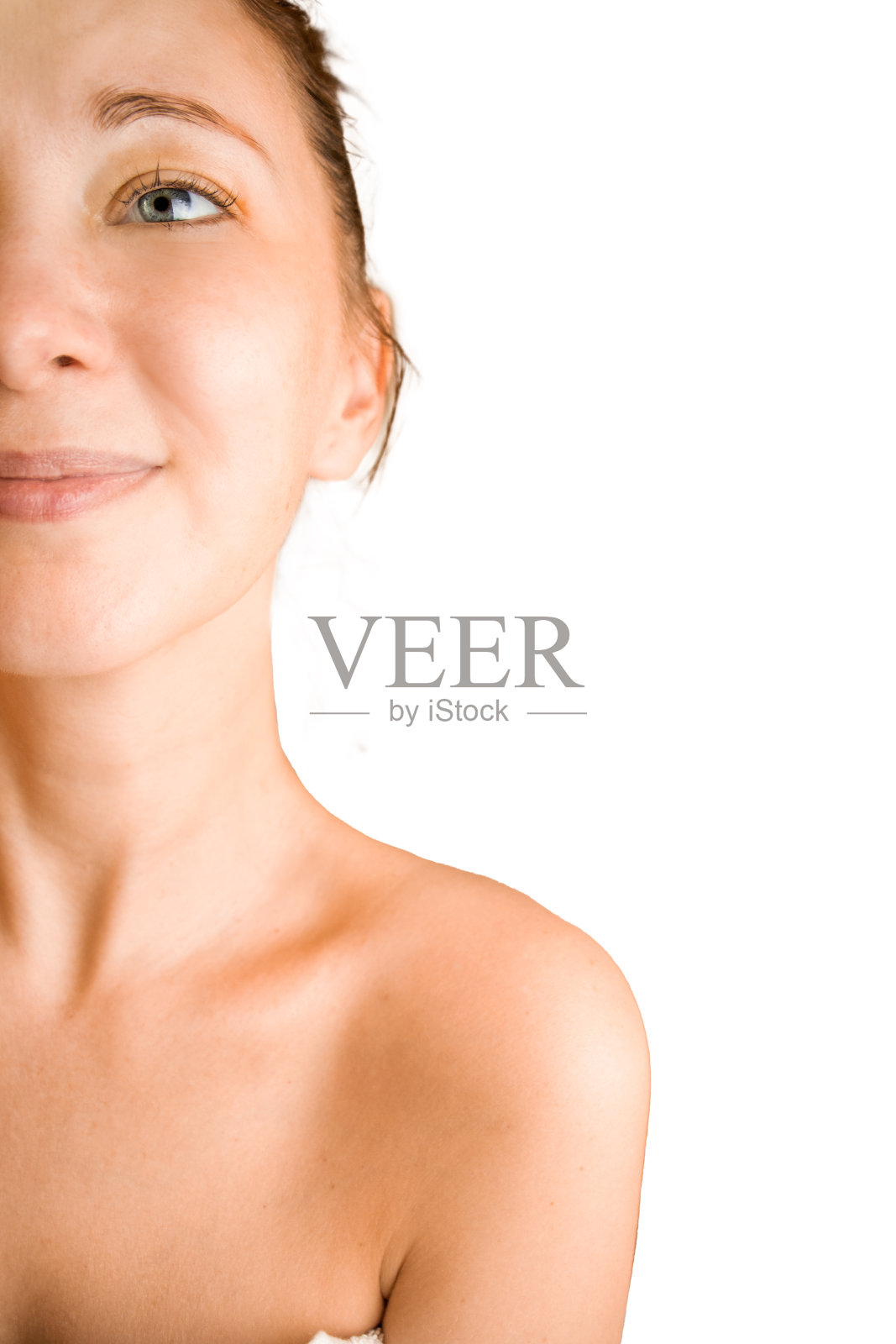 美丽的女性颈部和锁骨，美女的特写肖像，美容和水疗程序，女人后40年照片摄影图片