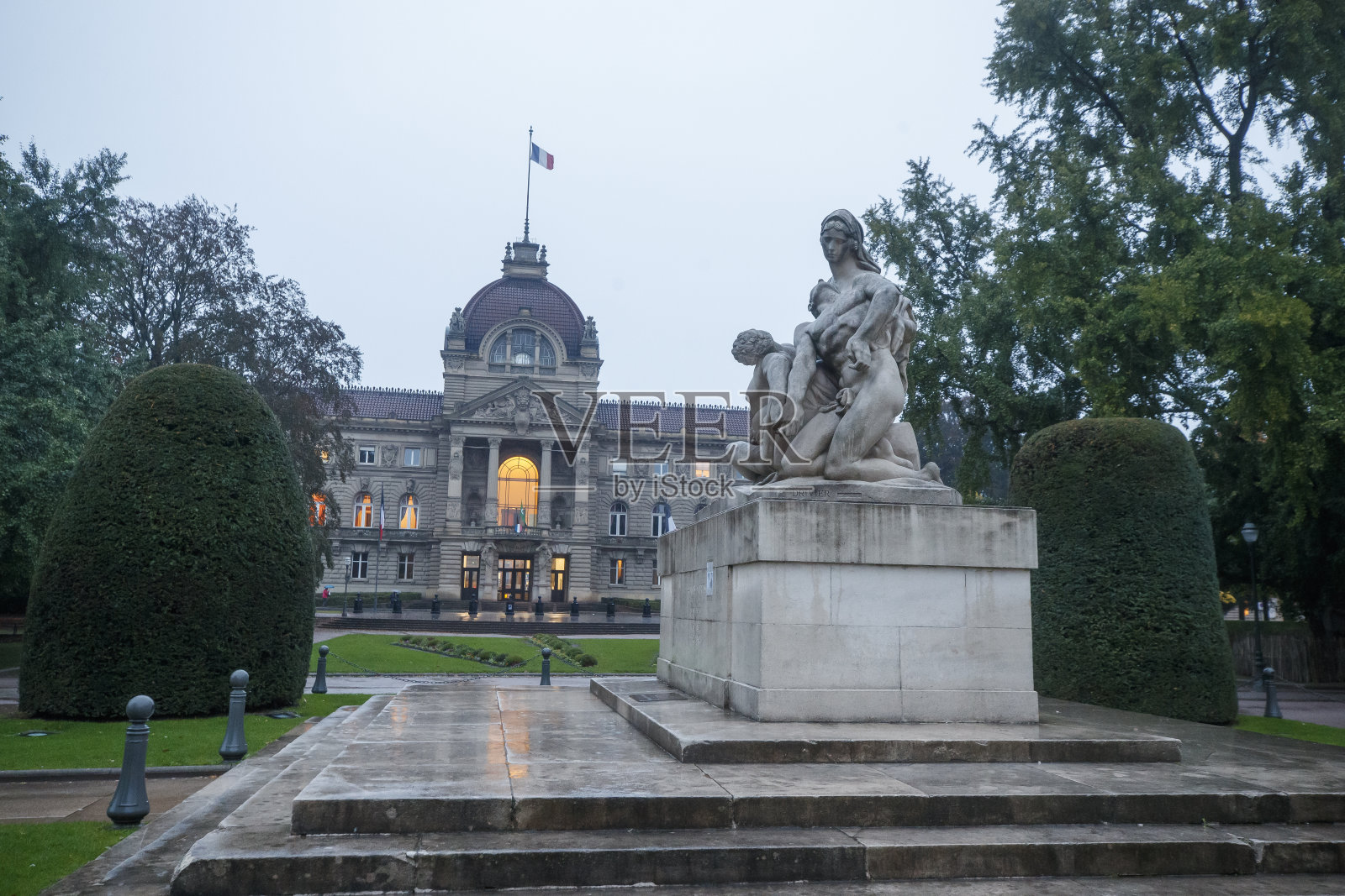 阿尔萨斯斯特拉斯堡的圣保罗教堂照片摄影图片