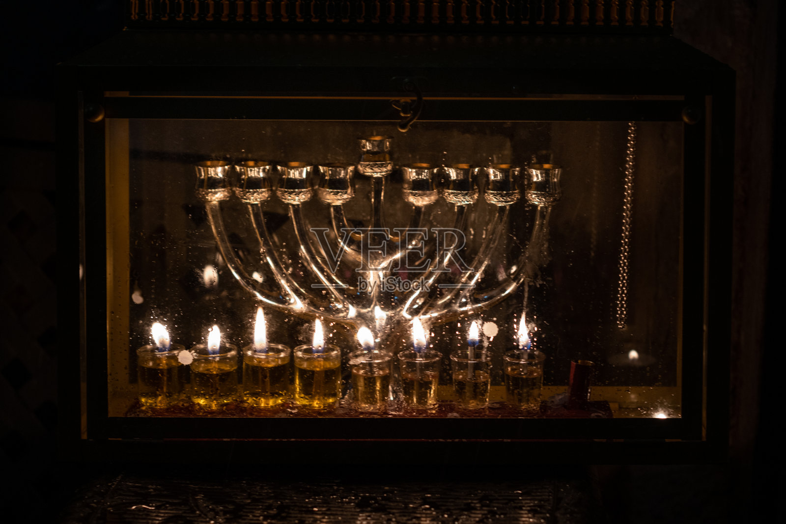 光明节第八夜的哈努卡节烛台照片摄影图片