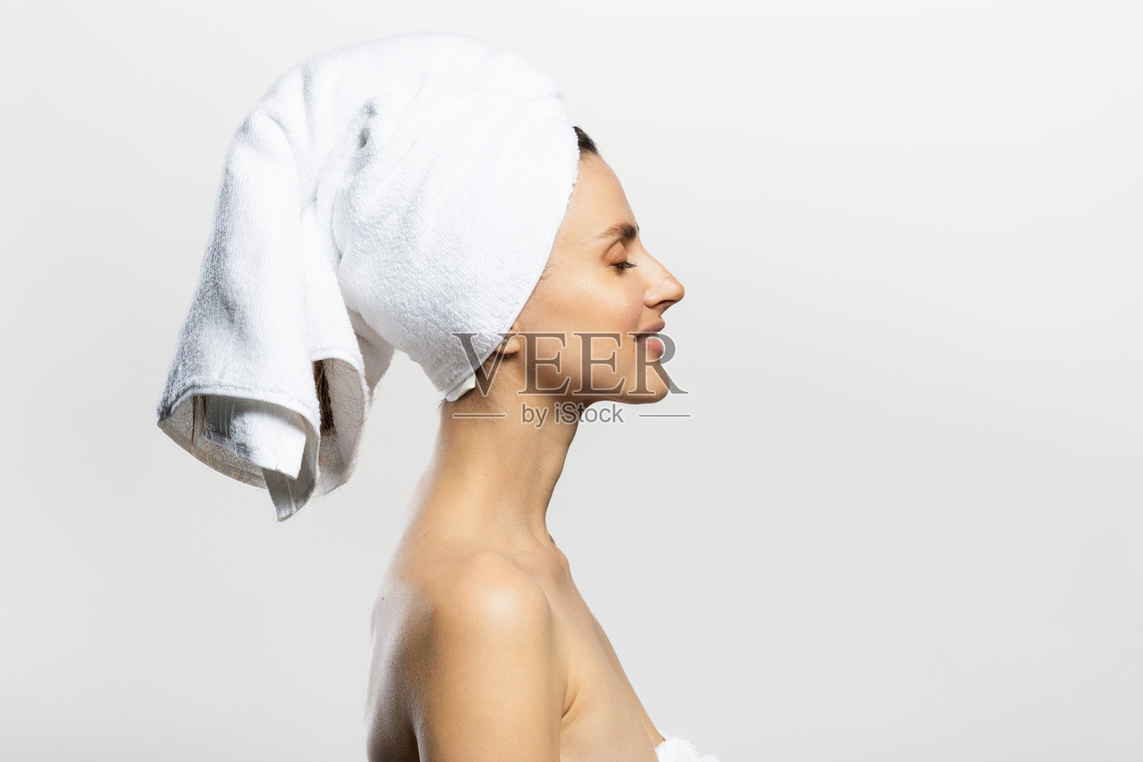 美丽而性感的女人在演播室。感官，纯洁，健康和水疗的概念。照片摄影图片