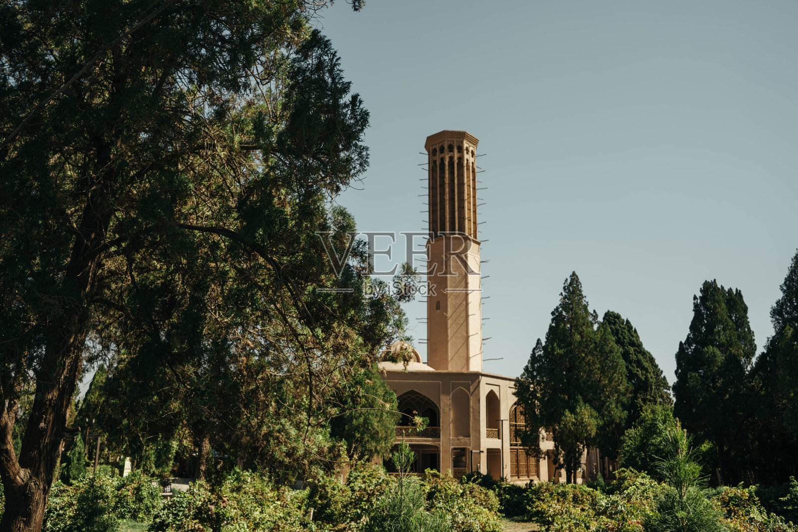 伊朗亚兹德Dowlat Abad花园的捕风器照片摄影图片
