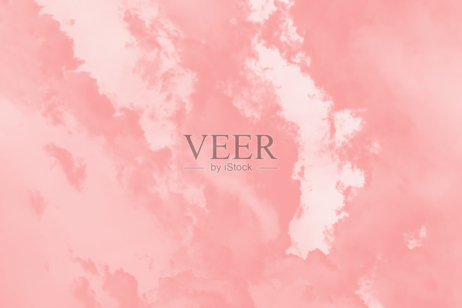 抽象珊瑚软色天空背景与云彩，复制空间照片摄影图片