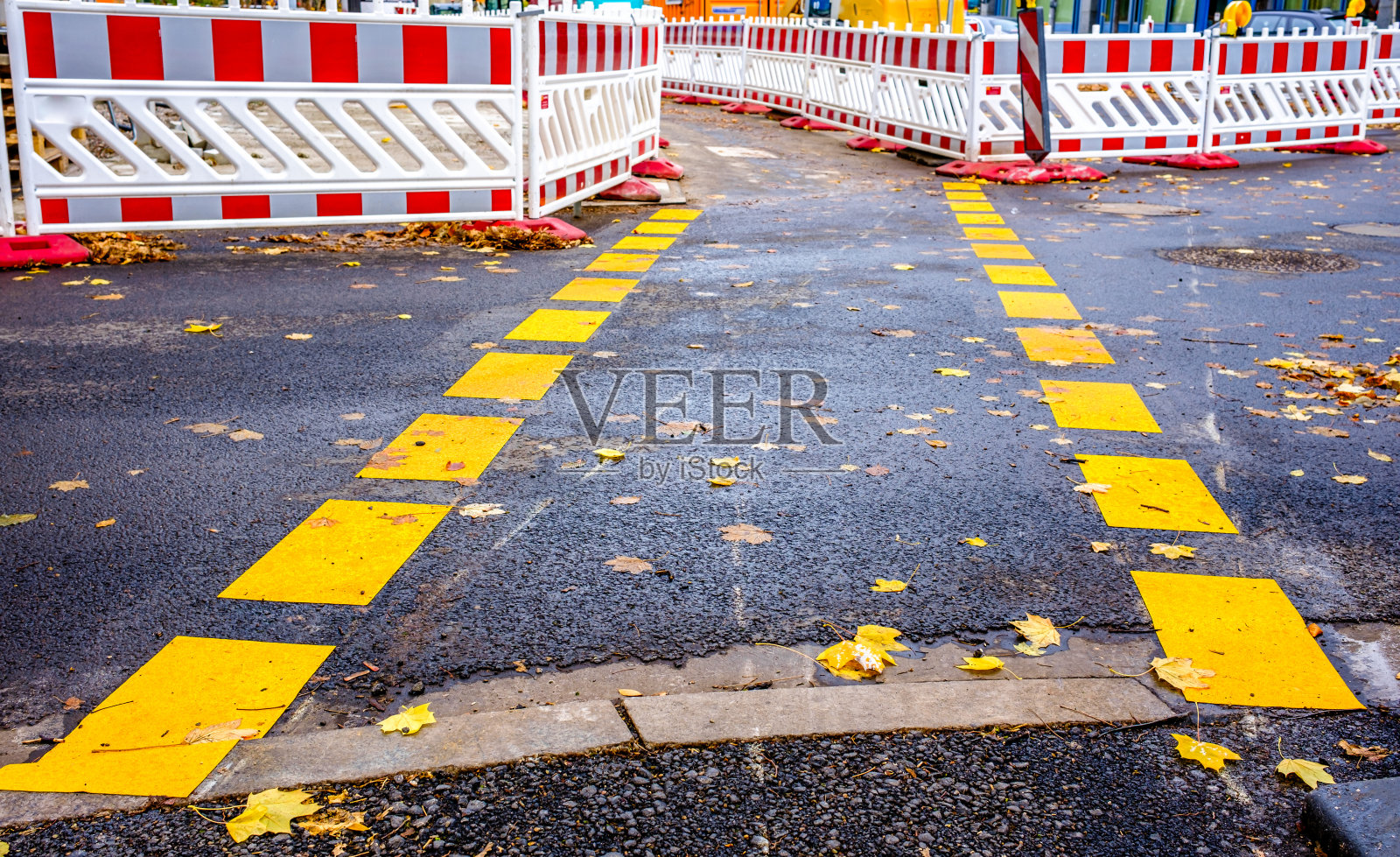 街道上典型的安全屏障照片摄影图片