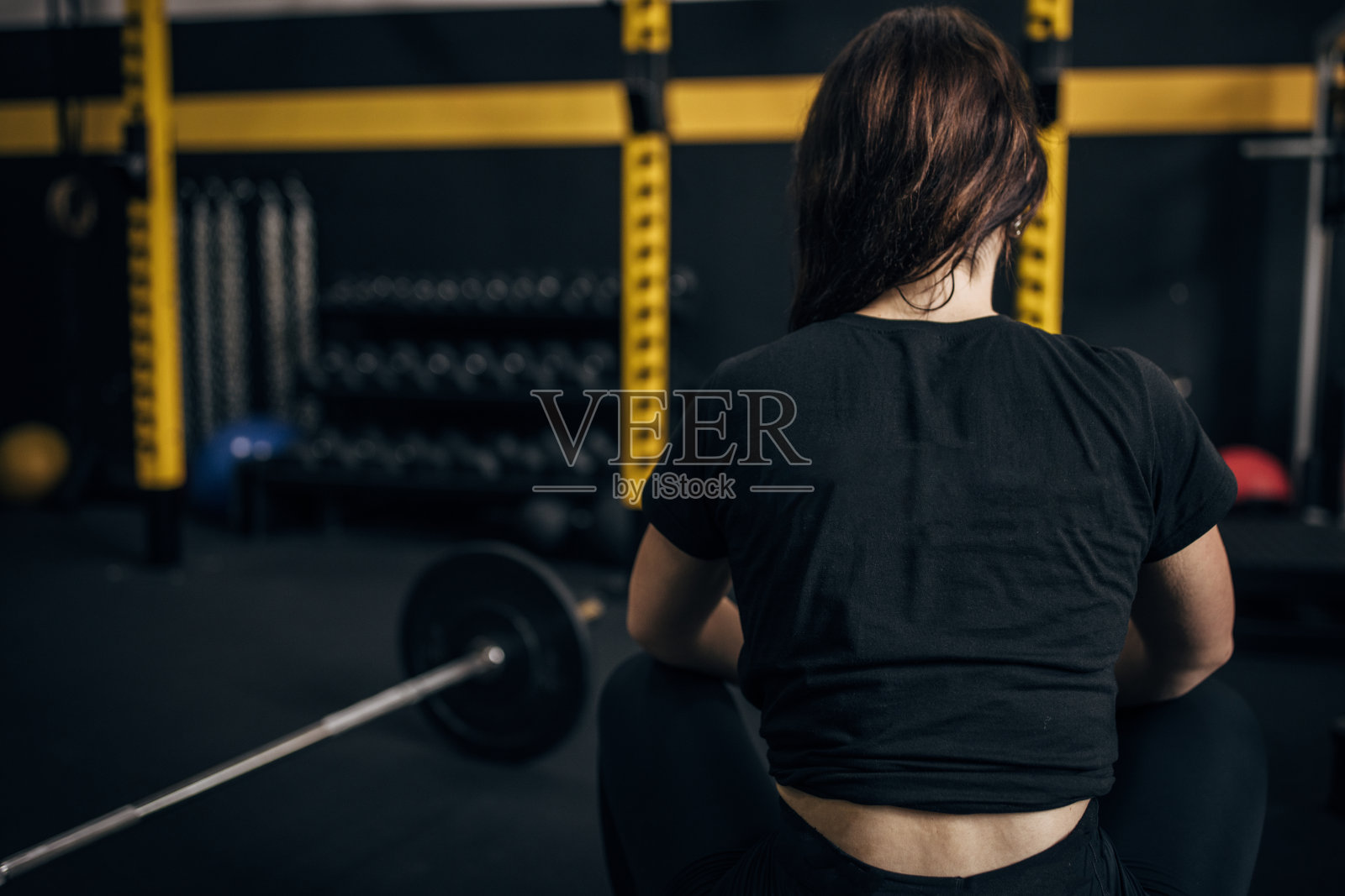 健身房里的女人照片摄影图片