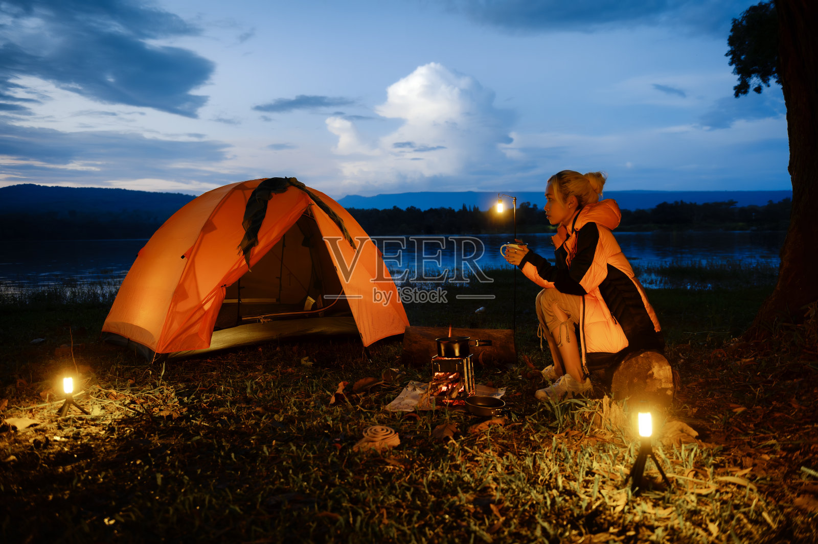徒步旅行活动和露营照片摄影图片