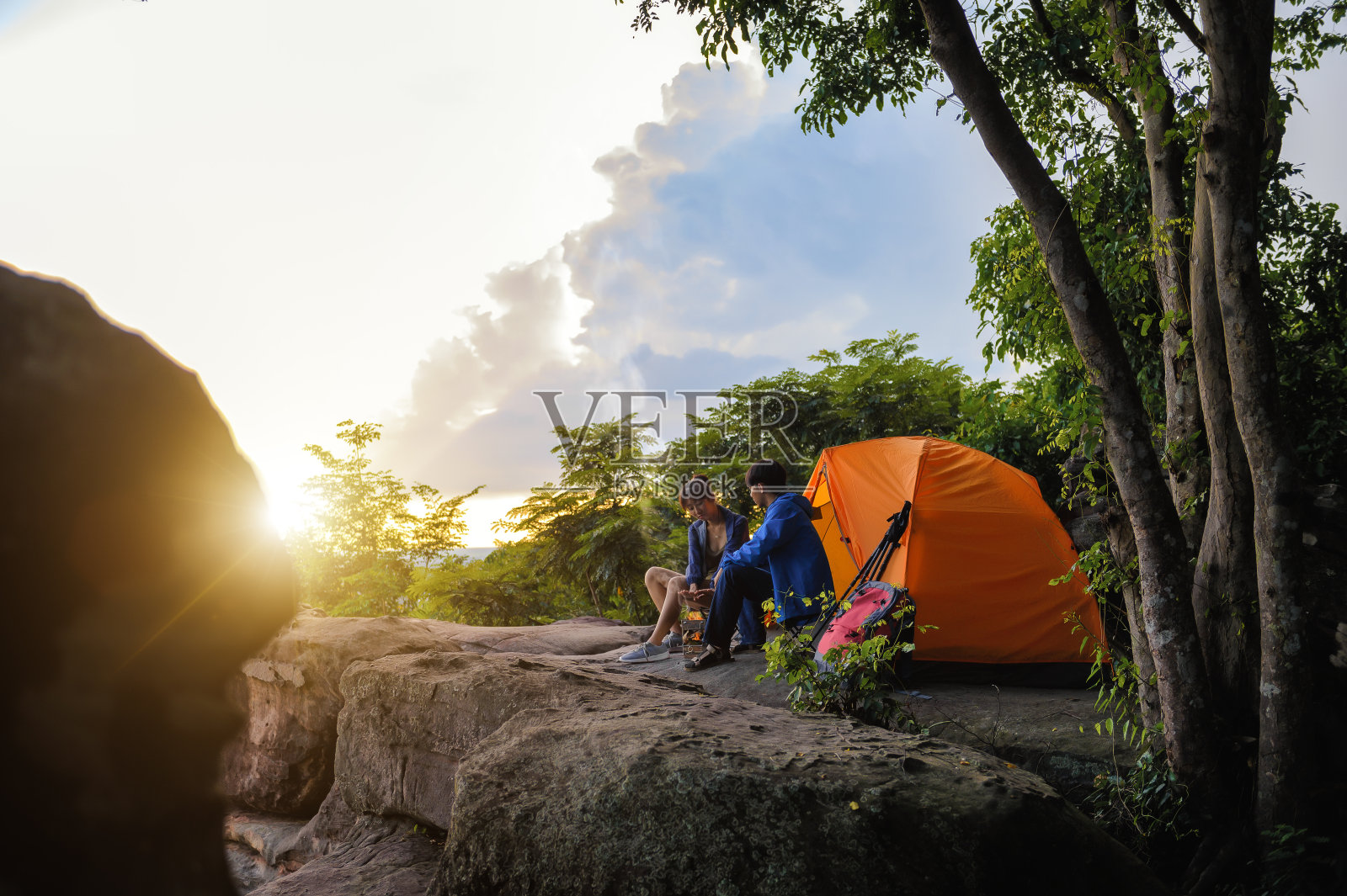 徒步旅行活动和露营照片摄影图片