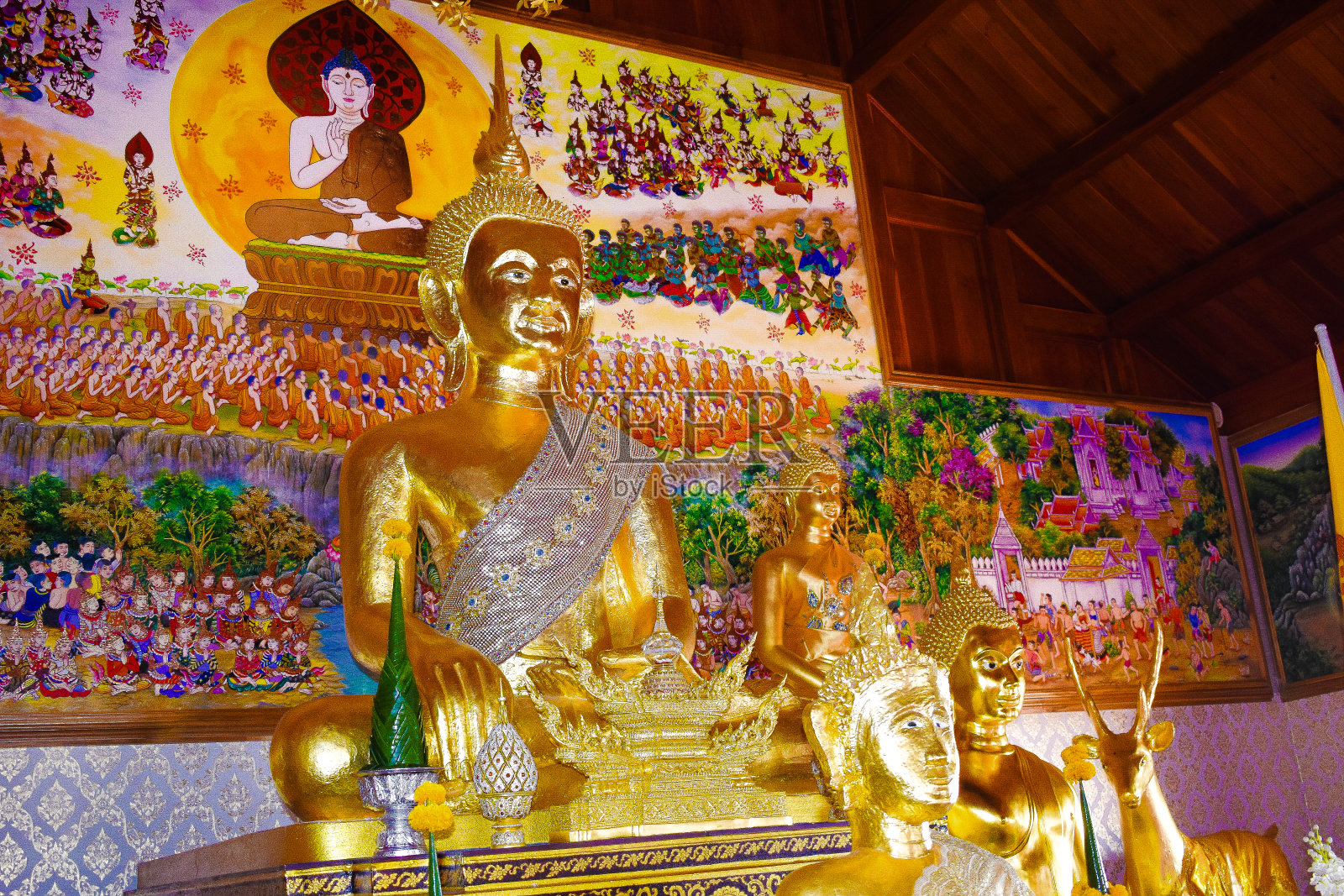 泰国荣光区，佛寺寺内照片摄影图片