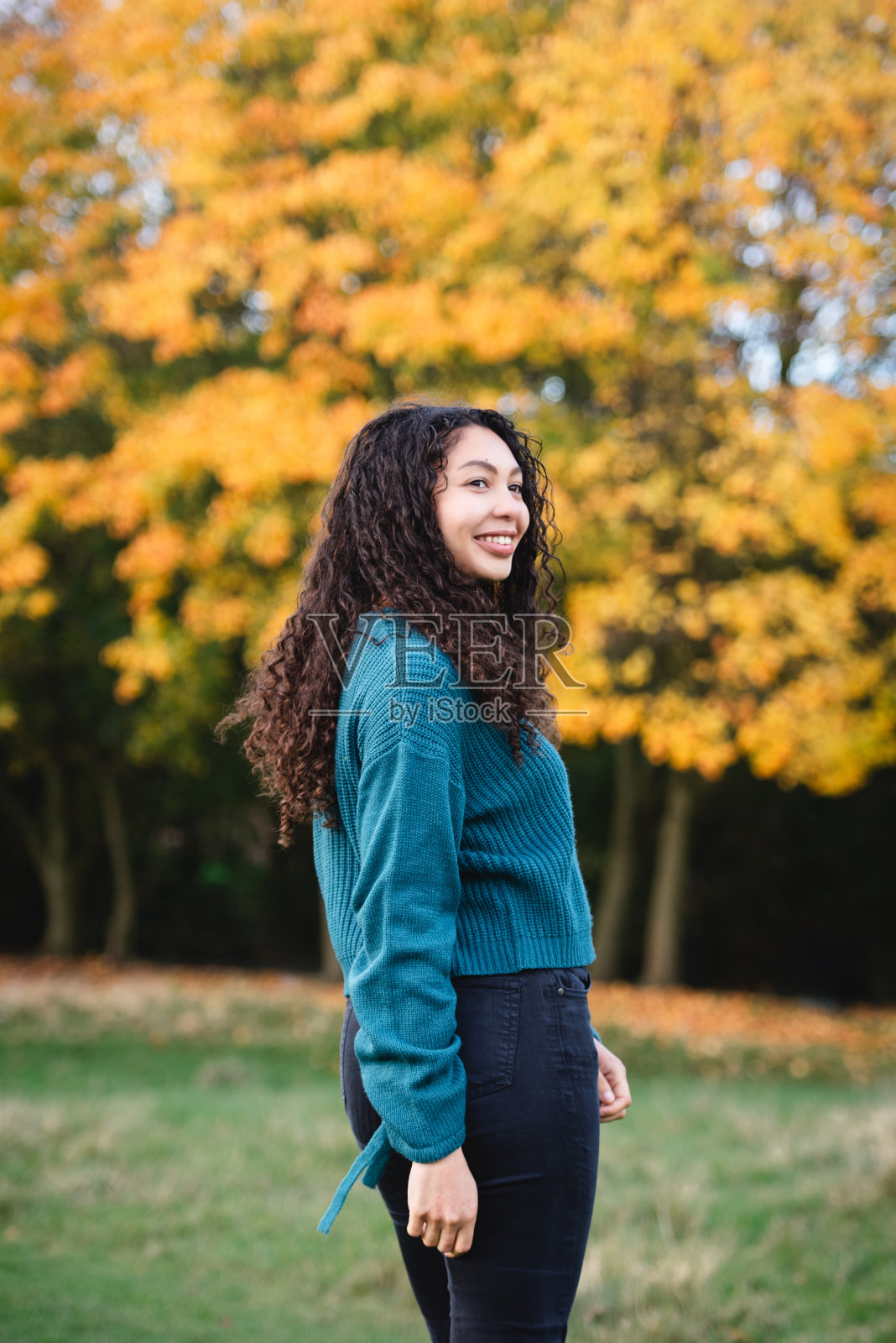秋天走照片摄影图片