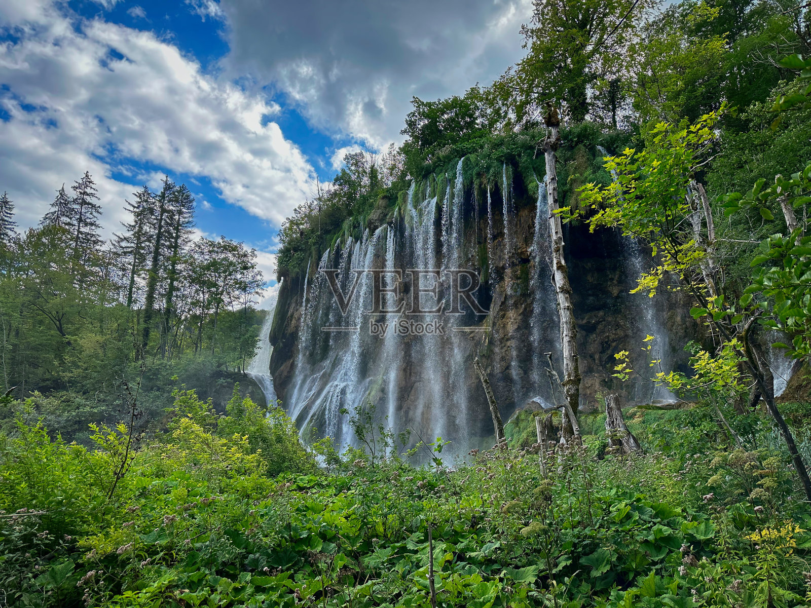 普利特维采湖国家公园的瀑布。克罗地亚照片摄影图片