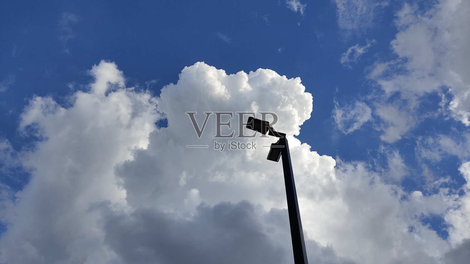 蓝色的天空照片摄影图片