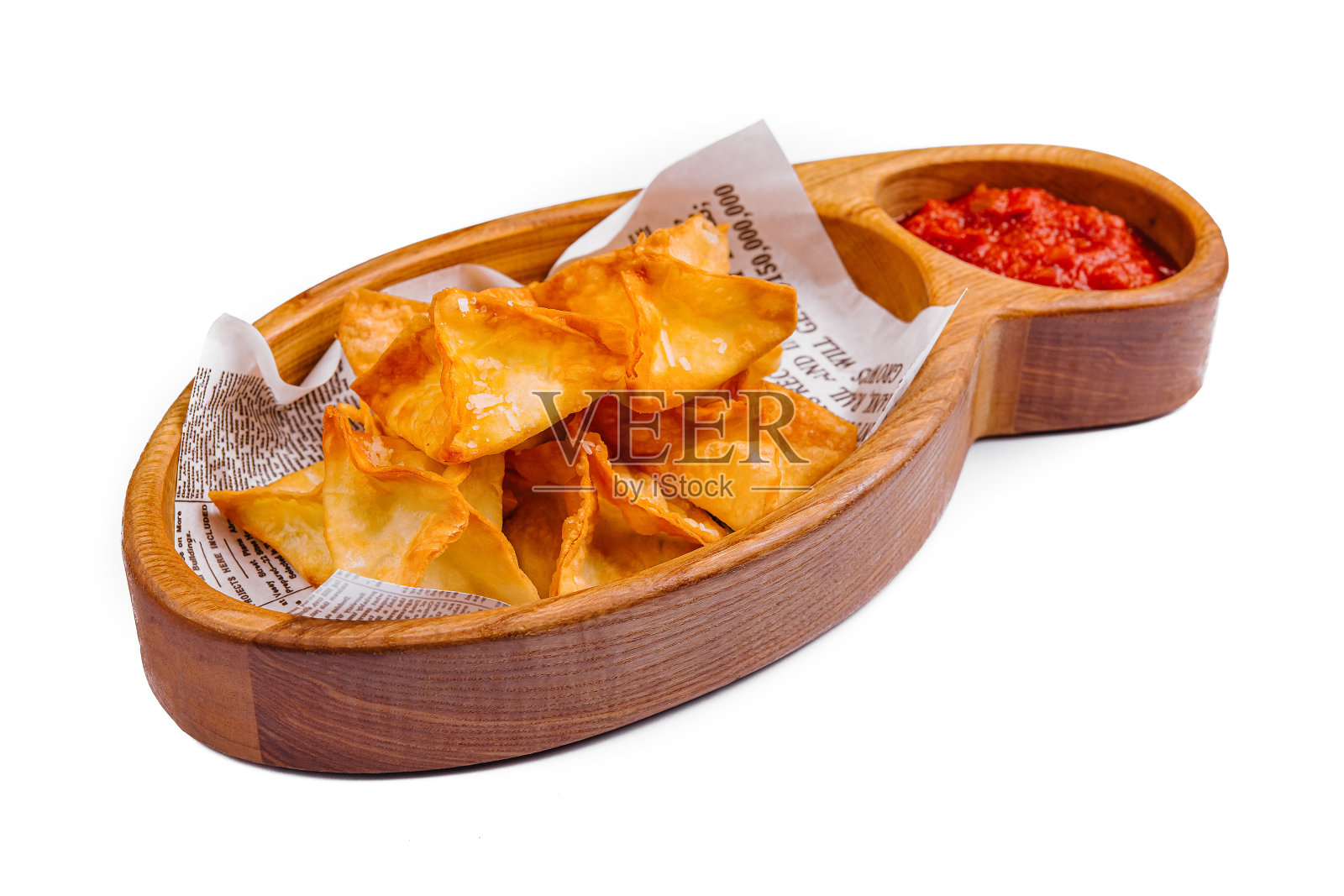 炸薯片配辣酱照片摄影图片