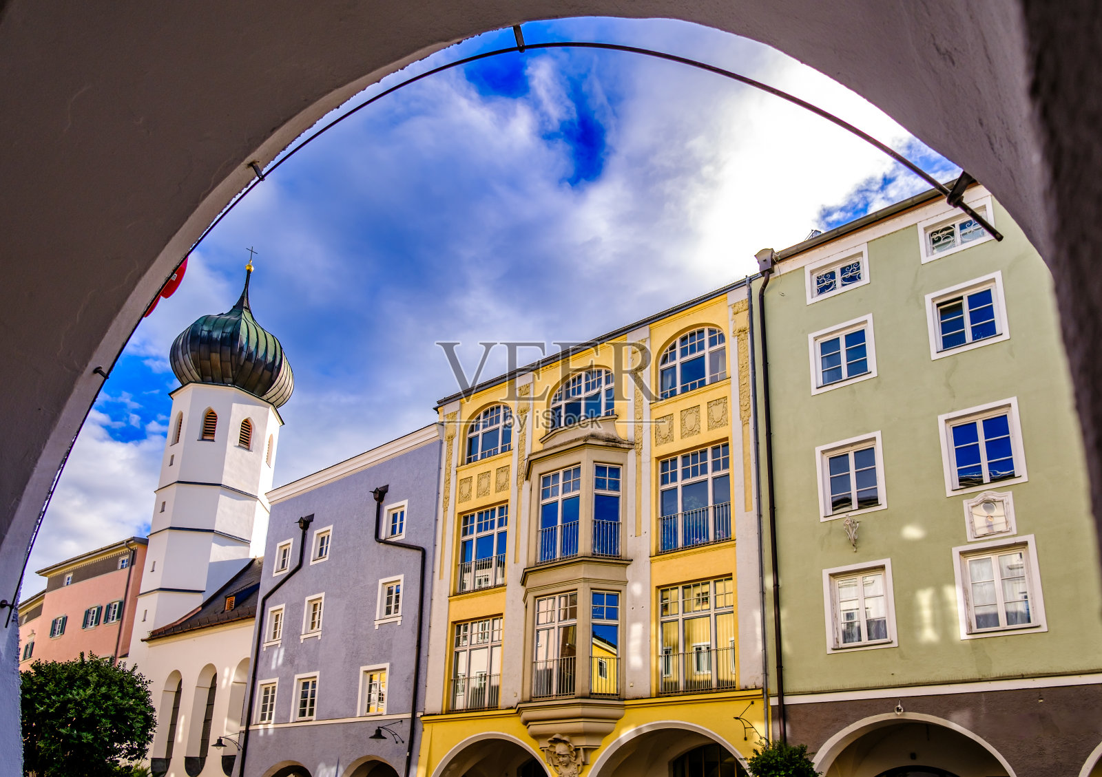 巴伐利亚州罗森海姆老城的历史建筑照片摄影图片