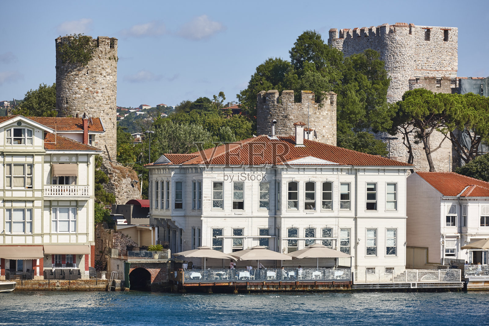 博斯普鲁斯海峡风景如画的海滨木屋。伊斯坦布尔。火鸡照片摄影图片