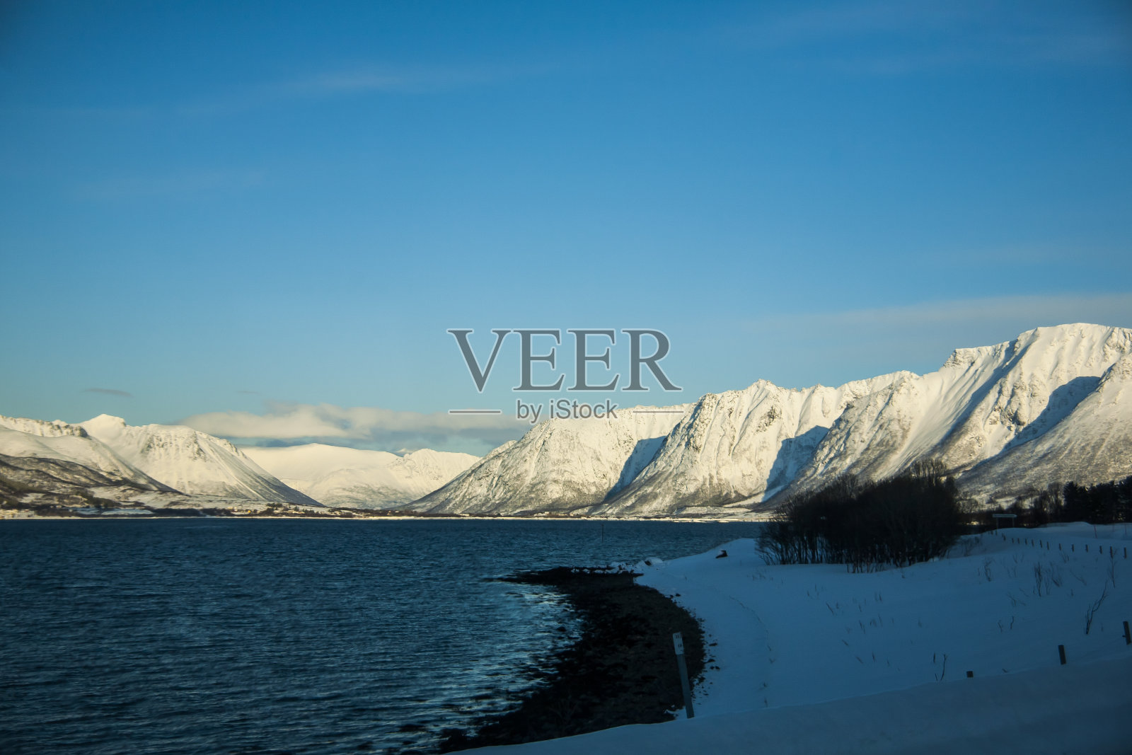 挪威北部罗弗敦群岛的冬天照片摄影图片