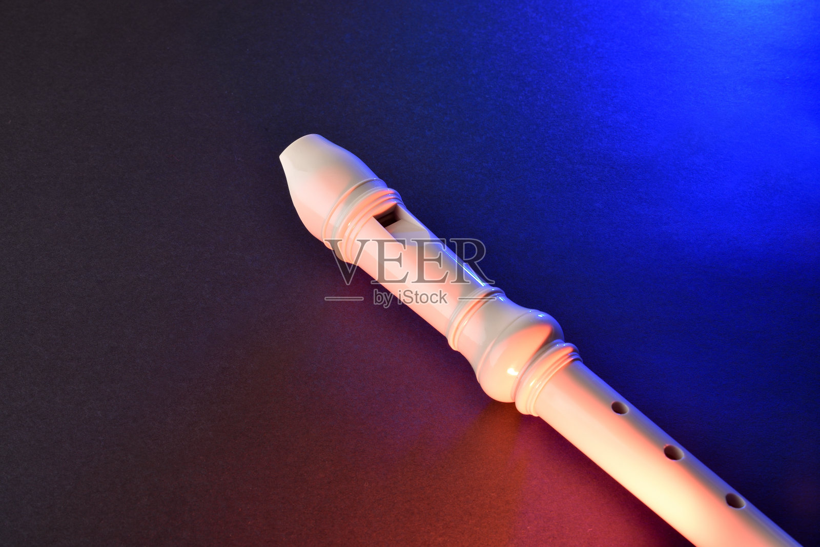 概念音乐会背景与红蓝灯的录音机照片摄影图片