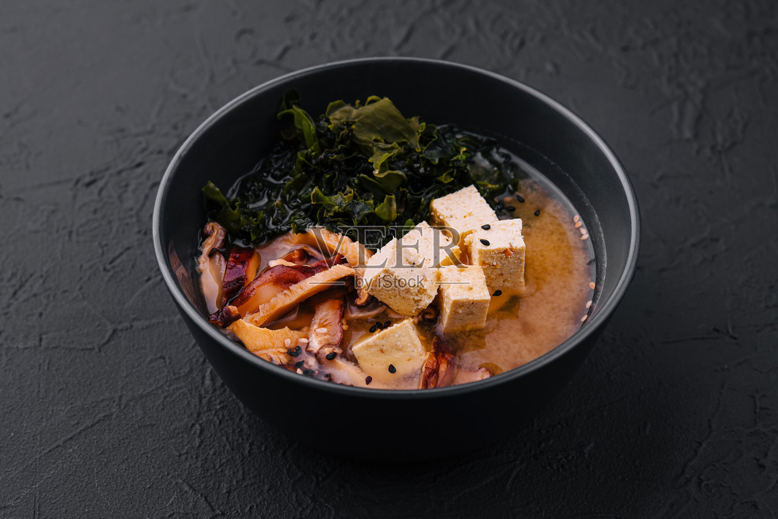 日式豆腐味噌汤照片摄影图片