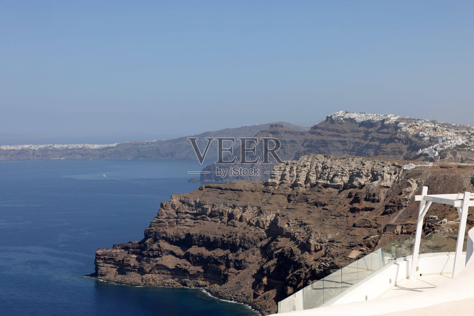 希腊圣托里尼岛火山悬崖的壮丽景色。照片摄影图片