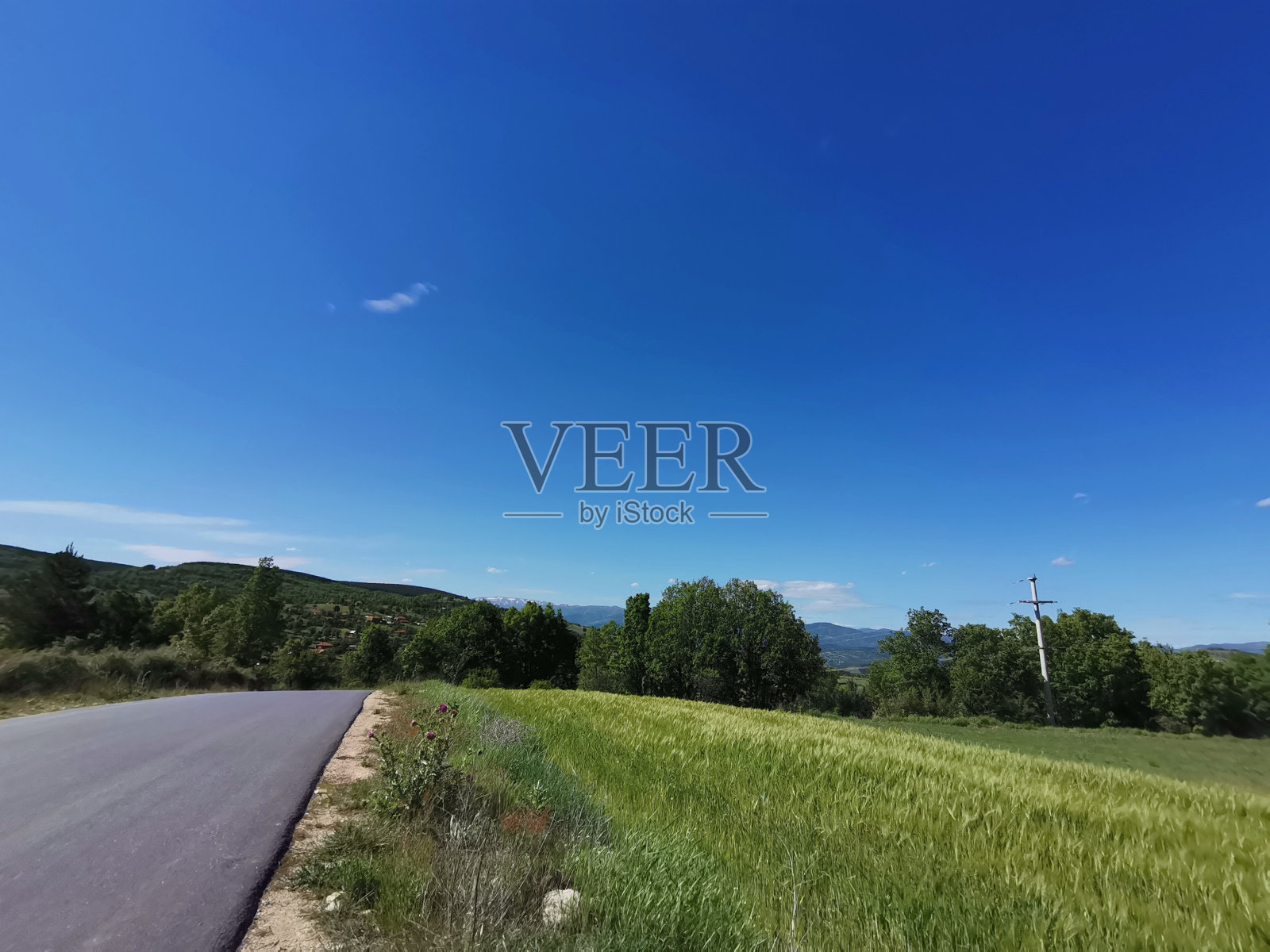 马其顿乡村的春景照片摄影图片