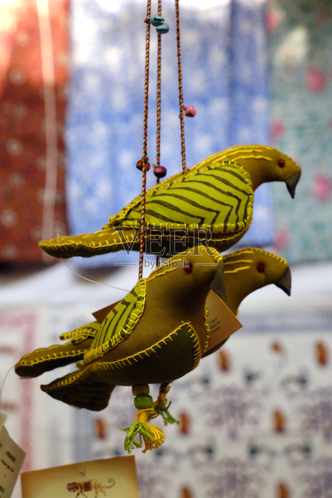 美丽的传统手工艺品，在浦那手工艺品博览会上出售。有选择性的重点。照片摄影图片