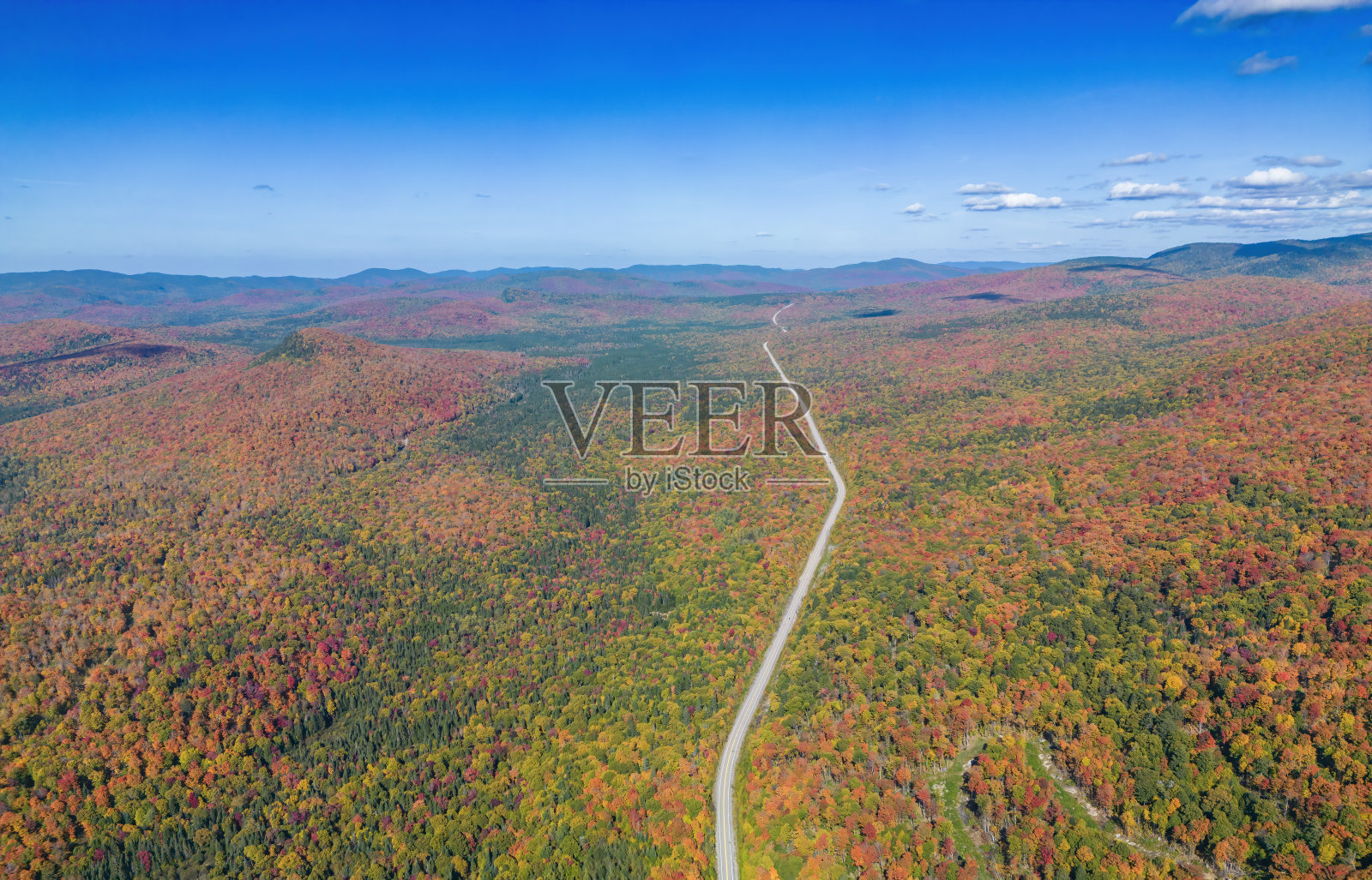 加拿大蒙特·特朗布兰特国家公园的秋天照片摄影图片