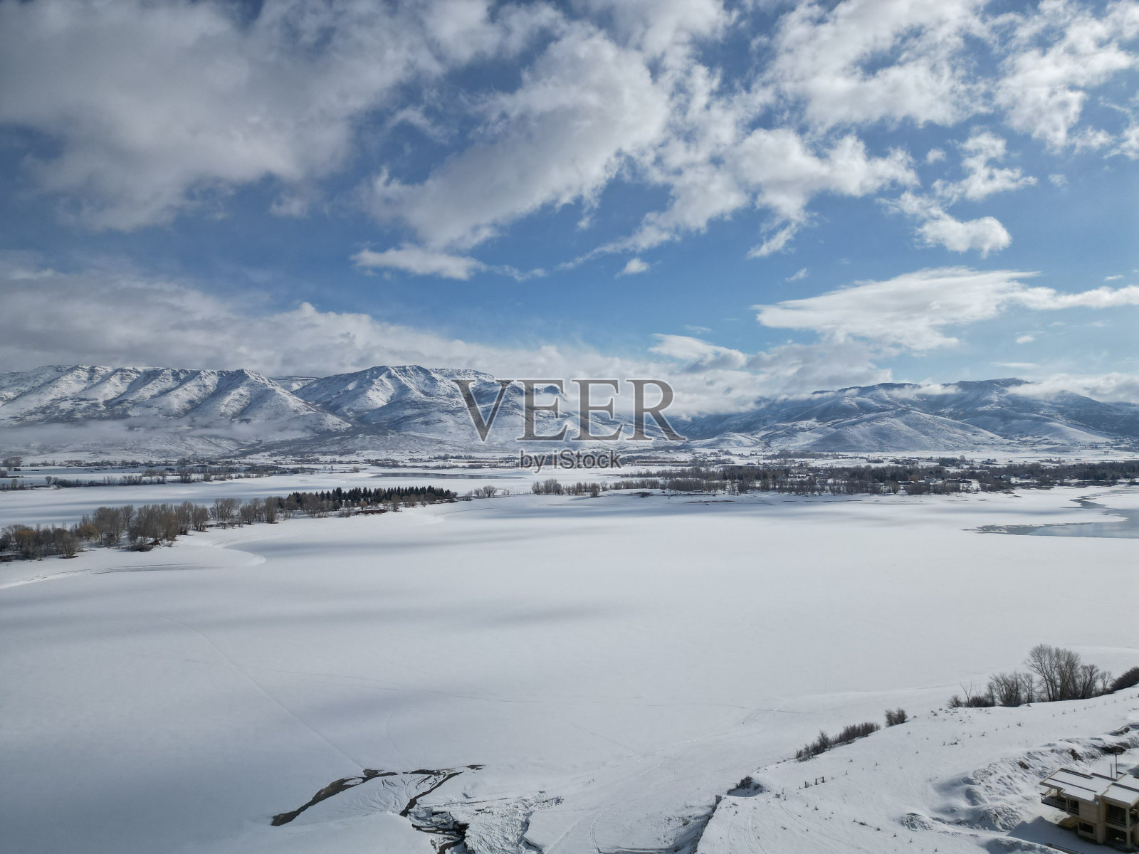 田园般的冬季景色的平景水库伊甸园，犹他州照片摄影图片